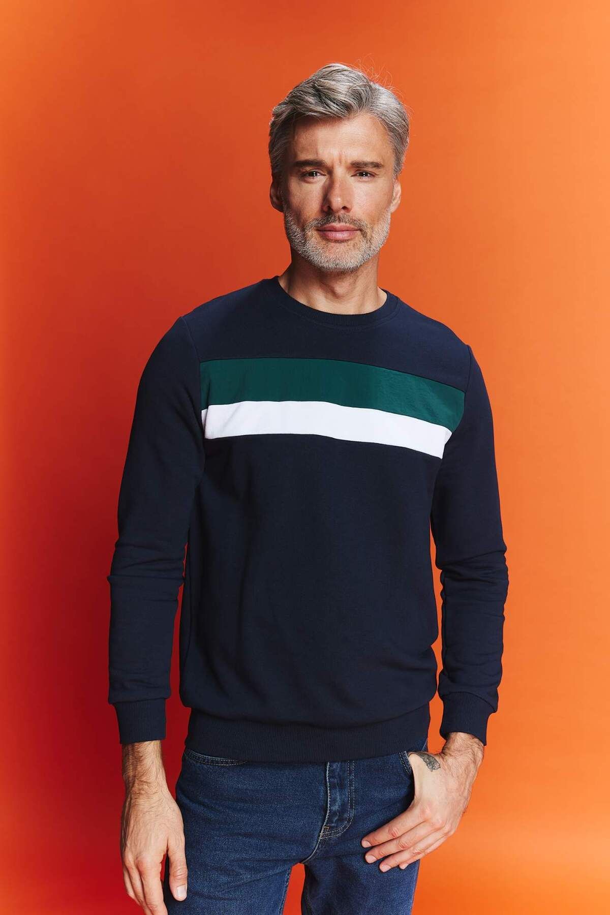 DeFacto-Regular Fit Color Block Crew Neck Basic Plain Sweatshirt B1871Ax23Au 4