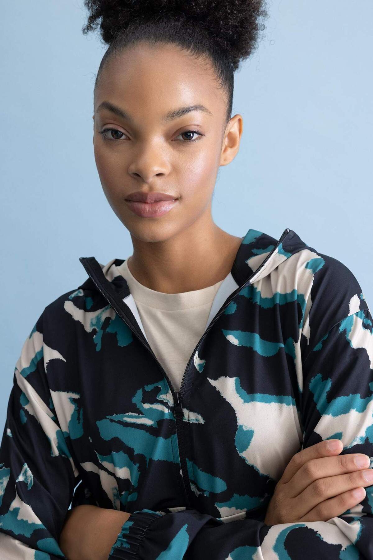 DeFacto-DeFactoFit Loose Fit Camouflage Sweatshirt mit Kapuze B2696AX23AU 4
