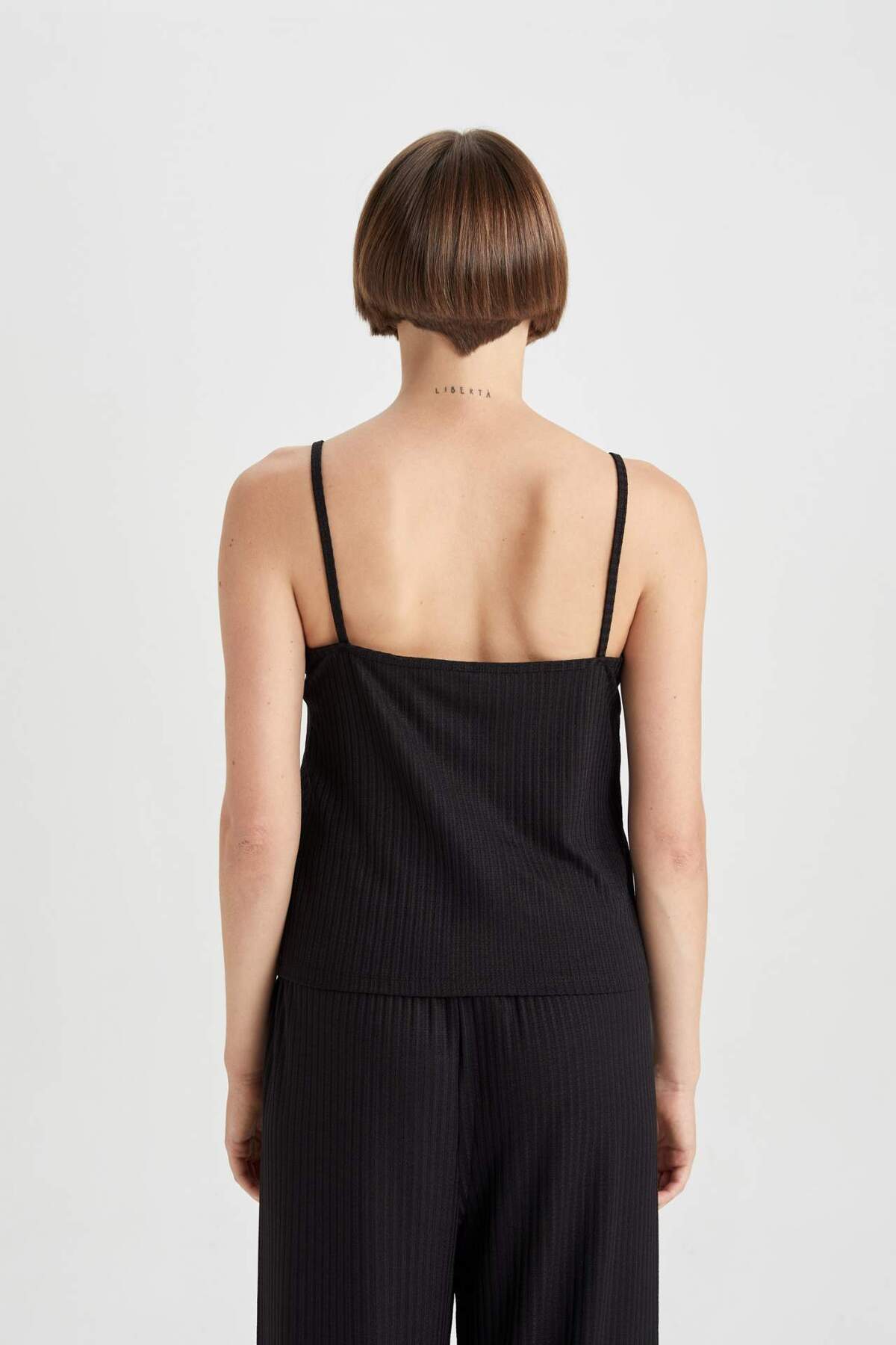 DeFacto-Neformální pyžamo Regular Fit s popruhem Fall in Love B6560AX23AU 4