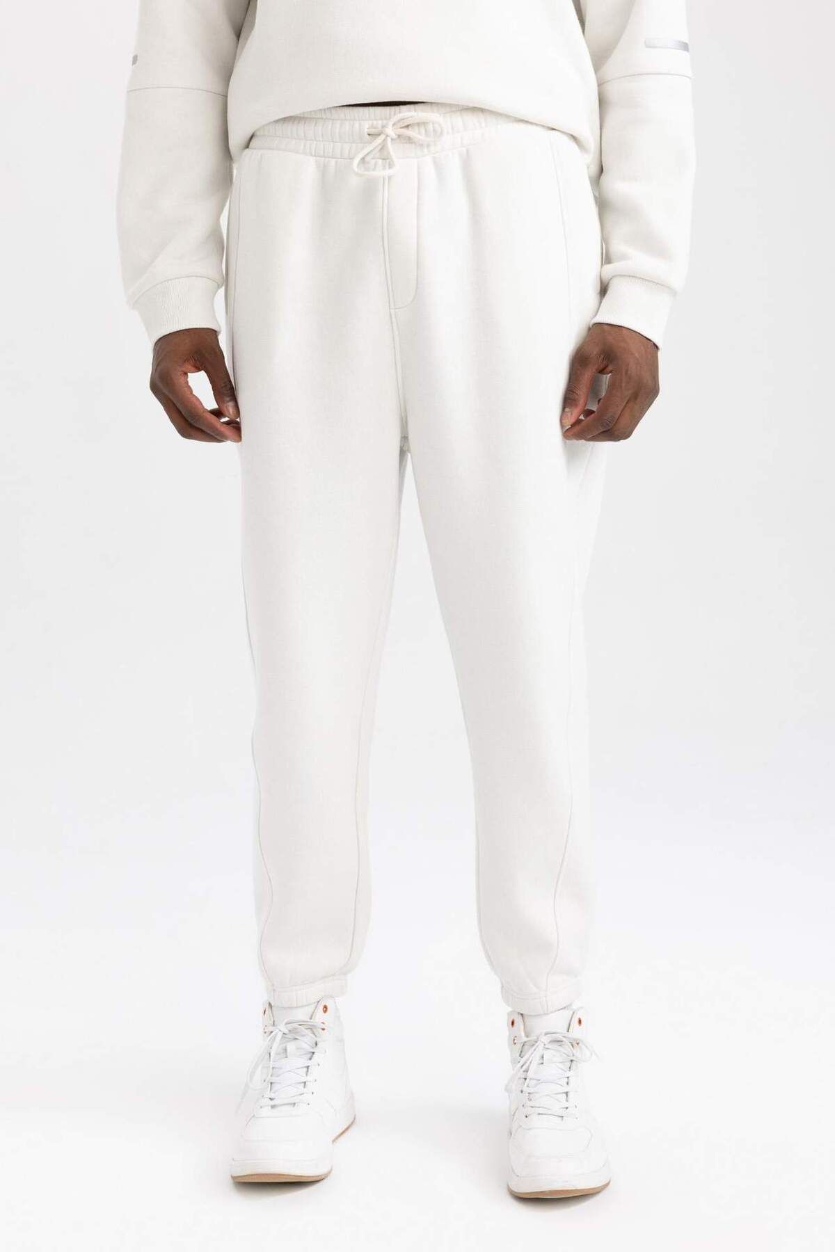 DeFacto-Tepláky DeFactoFit Jogger Standard Fit Pas Šněrování Elastické nohavice Basic Plain s kapsou Y2283AZ23AU 1