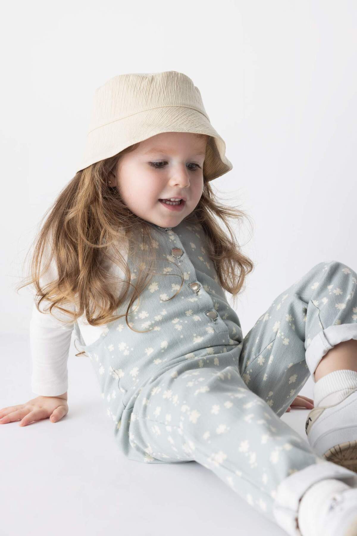 Defacto Kız Bebek Çiçekli Gabardin Tulum Z5148A223SM fotoğrafı 3 (önizleme)