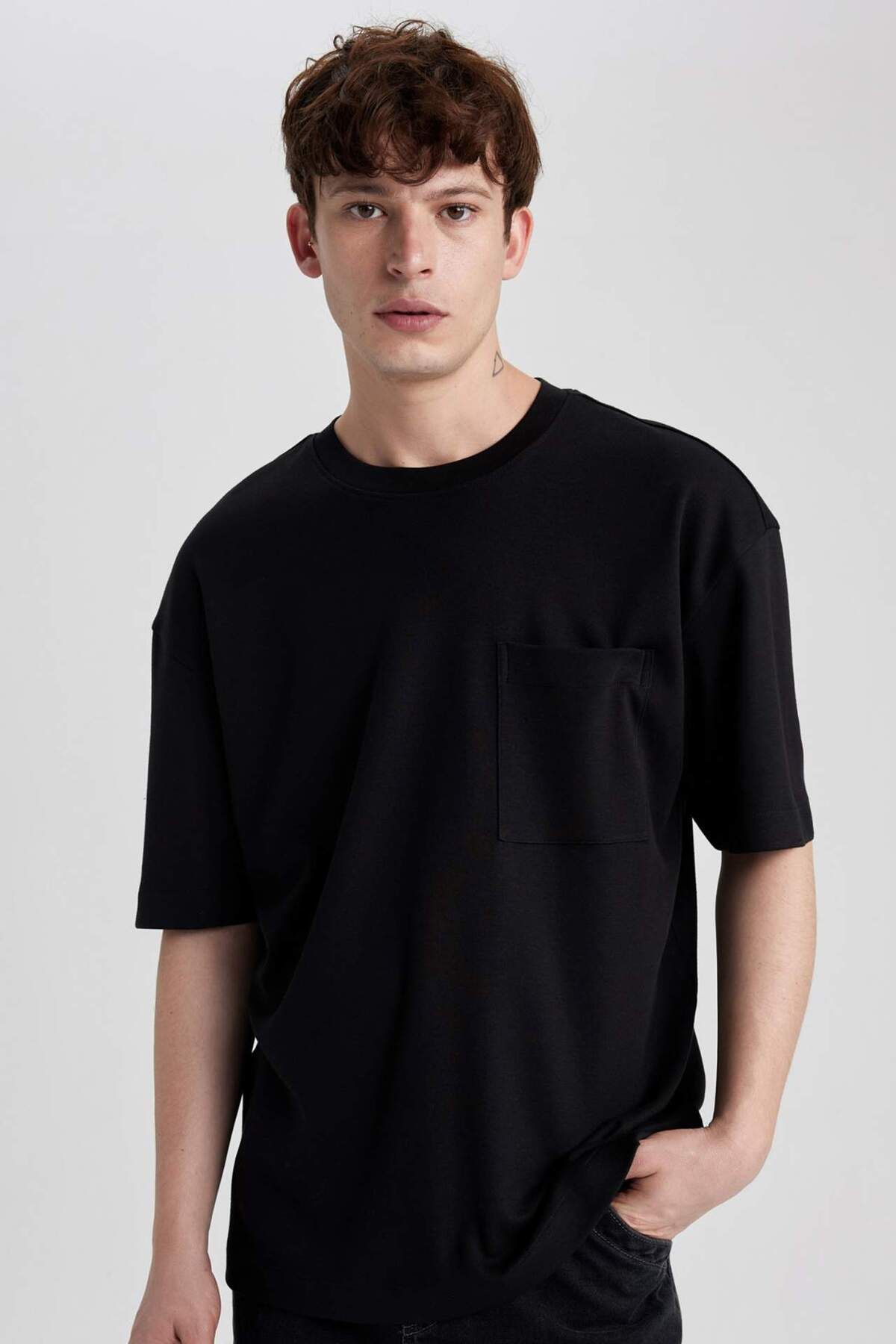 DeFacto-Μπλουζάκι Oversize Fit Crew Neck Basic βαρύ υφασμάτινο T3661AZ22SP 1
