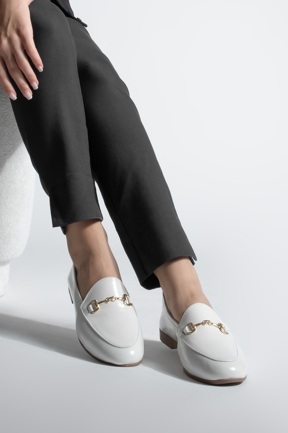 Marjin-Women's Genuine Leather Chain Loafer Casual Shoes Tanle Beige Patent Leather 2