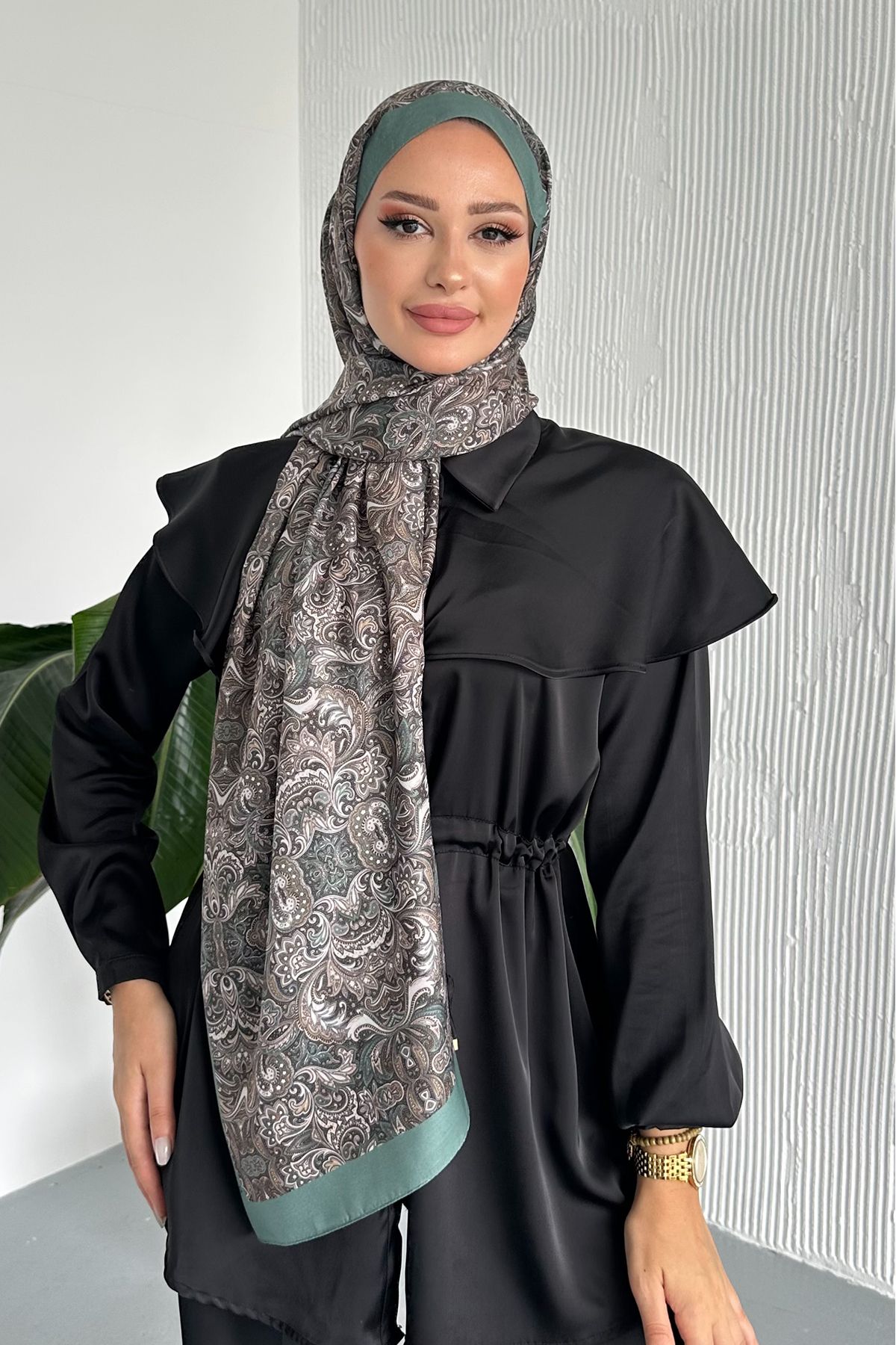 Stella Eşarp-شال ناعم من القطن ذو لون أخضر بنمط عرقي عتيق 2