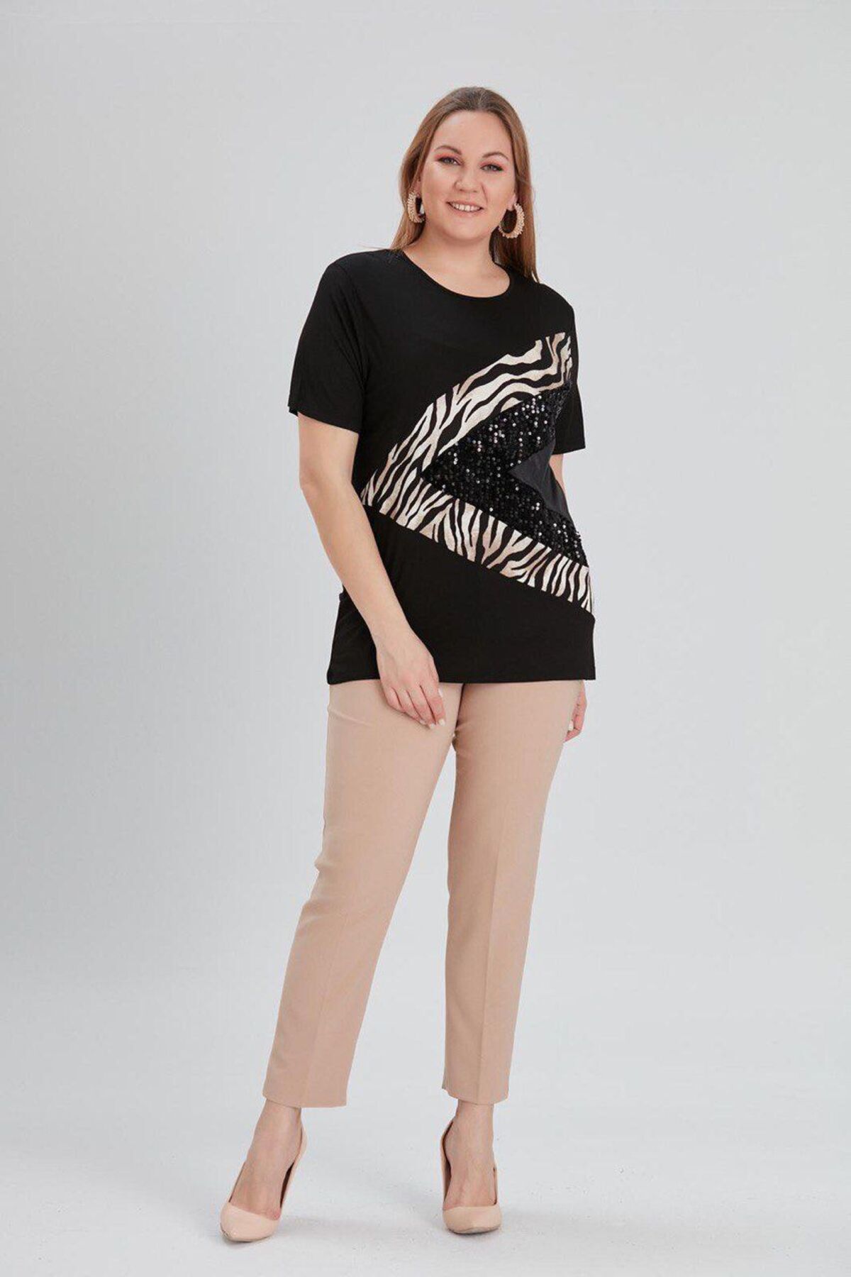 Orly More-Viscose Fabric Plus Size Short Sleeve Leopard and Sequin Detailed Mother Combed Cotton Blouse 2