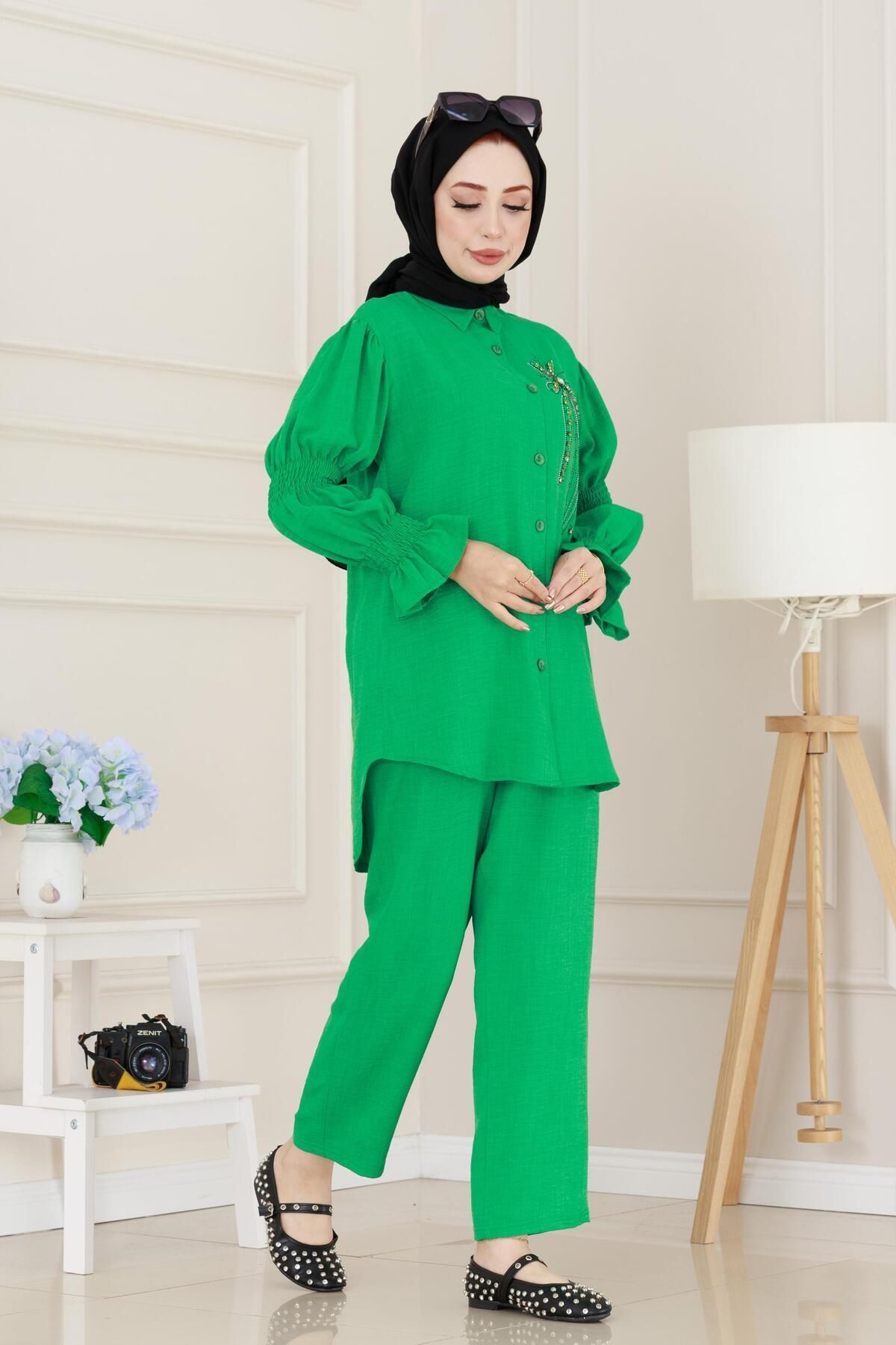Sevitli-Double Suit with Stones on the Front and Elastic Handles - Green 3