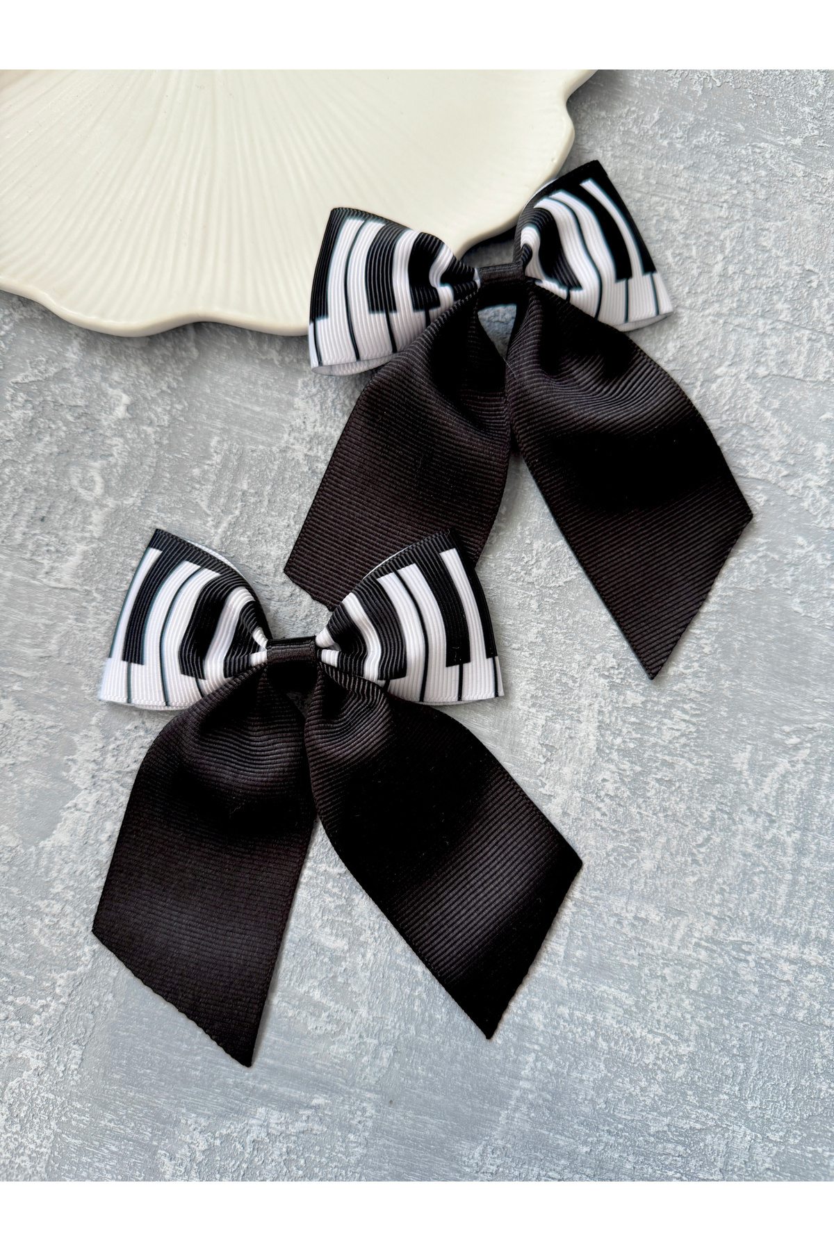 Piano Patterned Black Ribbon Bow Buckle 1 Pair