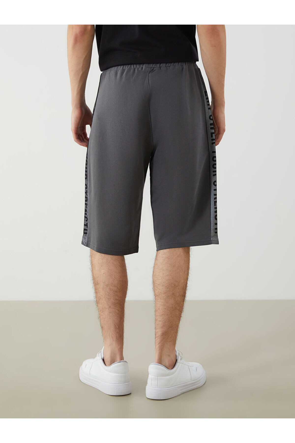 LC Waikiki-Standard Pattern Printed Men's Shorts 4