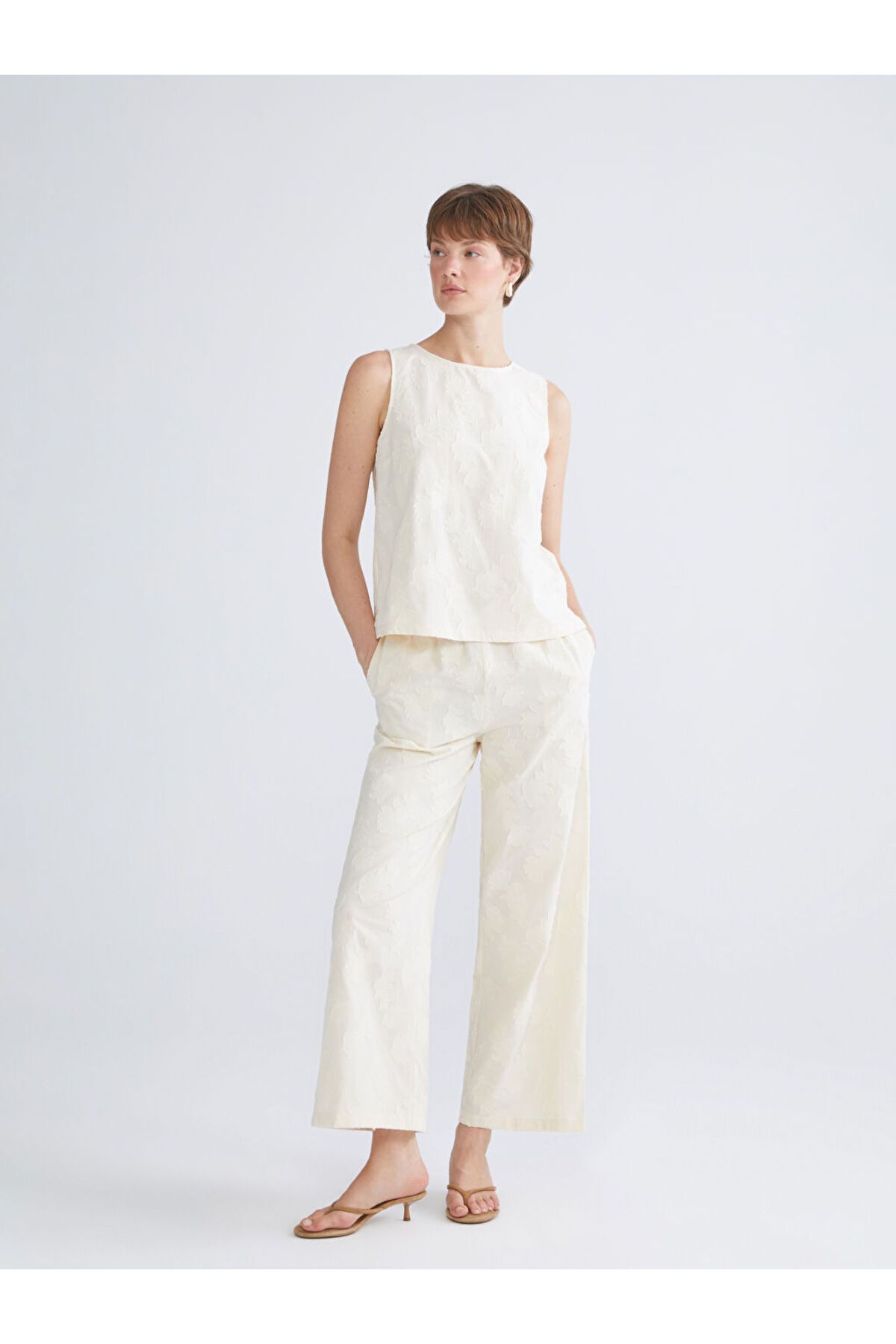 LC Waikiki-Sparkling Selections from Shining Store |   Ecru Elastic Waist Self Patterned Women's Trousers 3