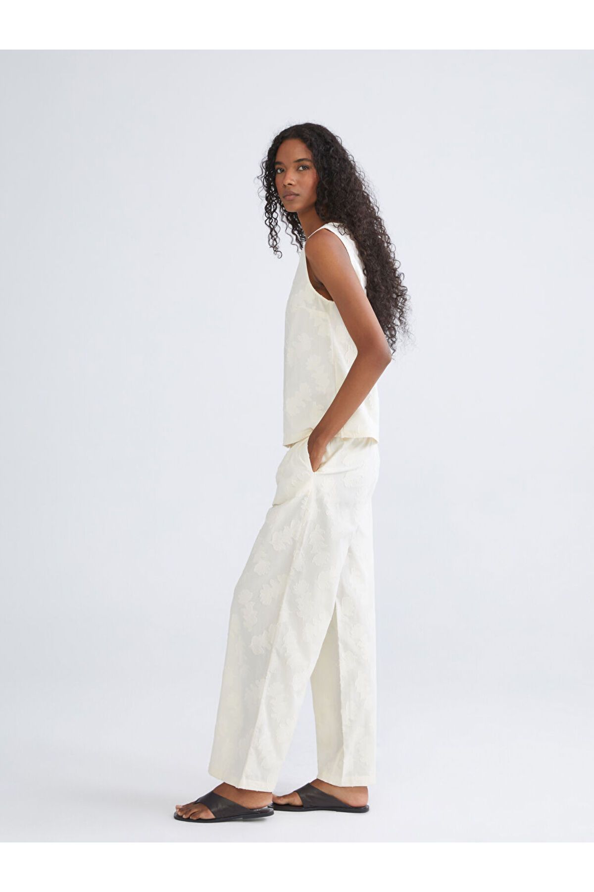 LC Waikiki-Sparkling Selections from Shining Store |   Ecru Elastic Waist Self Patterned Women's Trousers 2