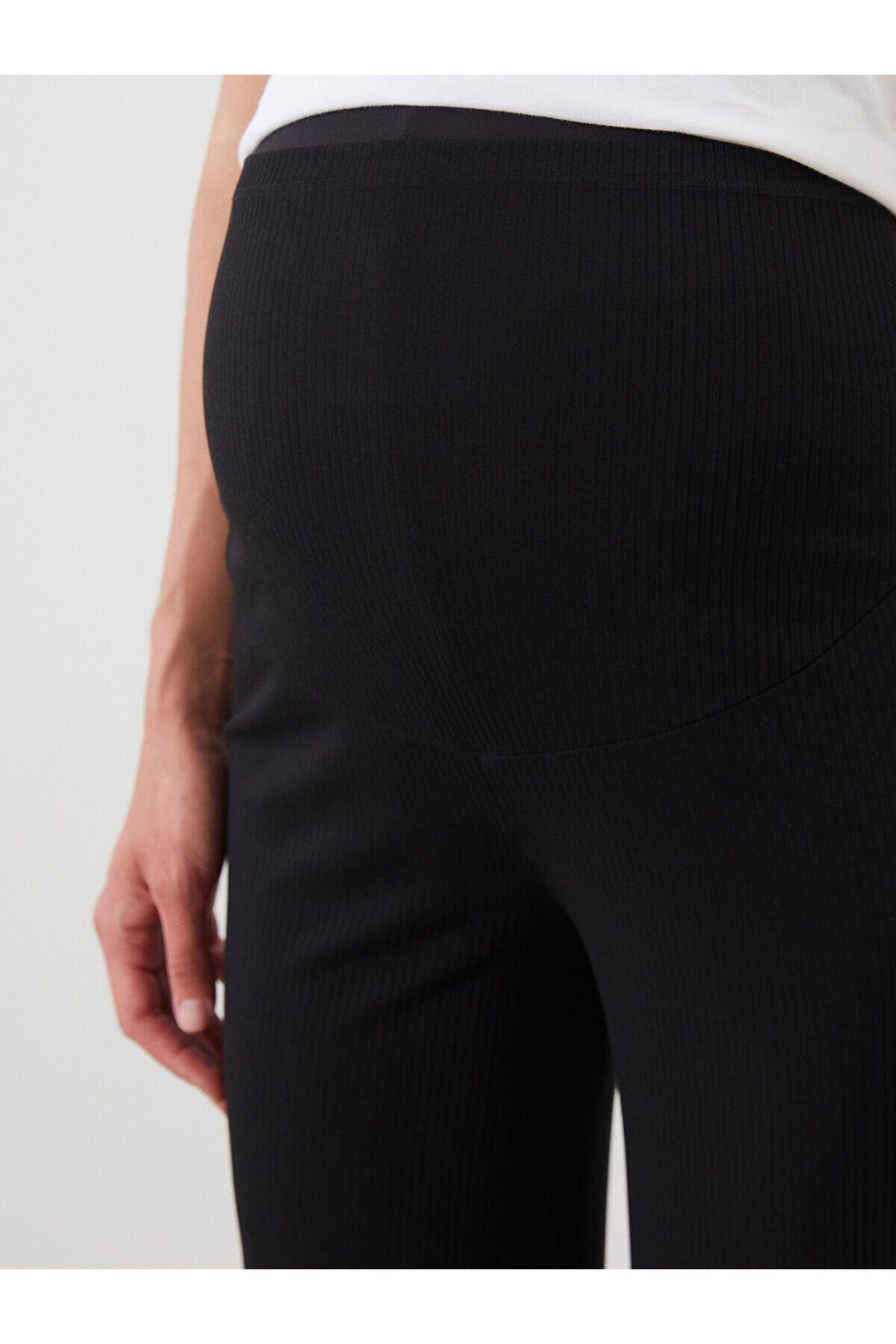 LC Waikiki-Maternity Tracksuit Bottom with Abdominal Panel 3