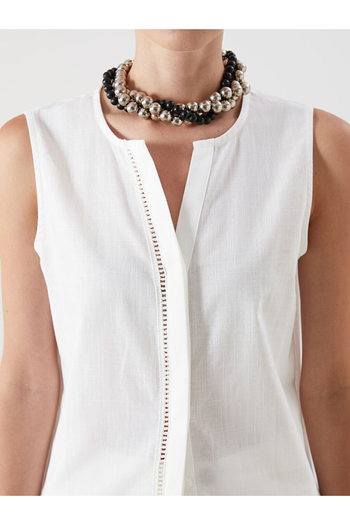 LC Waikiki-Sparkling Selections from Shining Store |   Turtleneck Openwork Blouse 3
