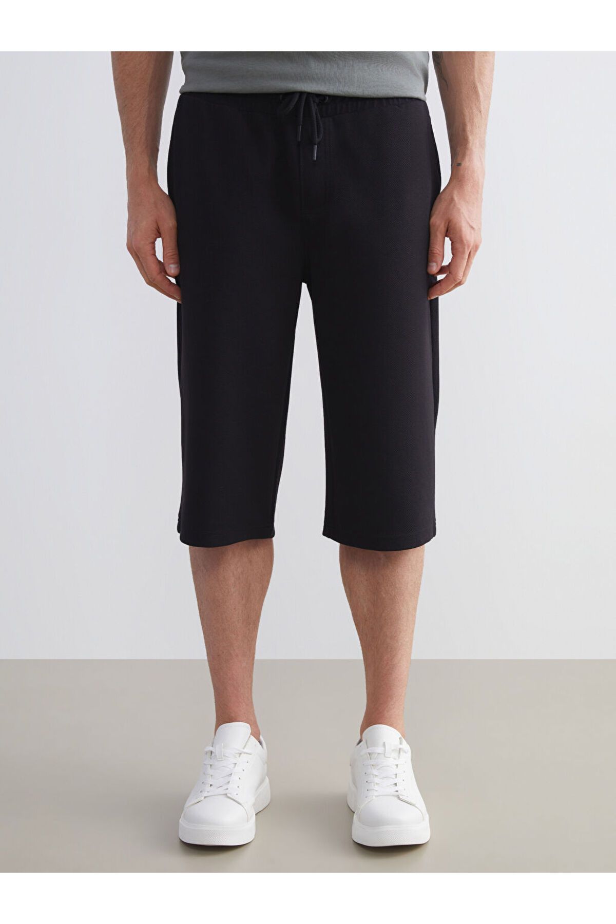 LC Waikiki-Sparkling Selections from Shining Store |   Black Standard Fit Men's Shorts 2