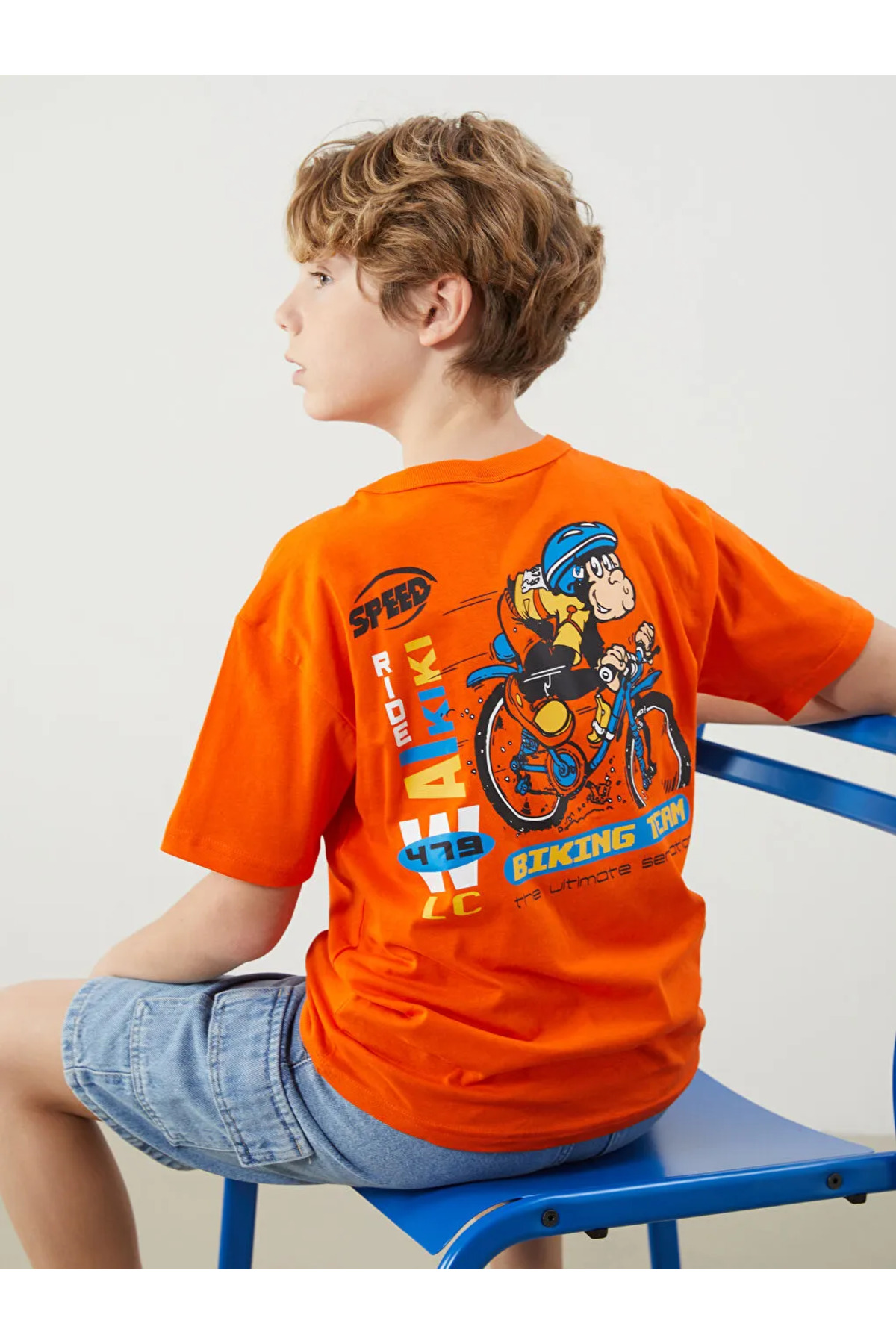 LC Waikiki LCW Kids Turuncu Bisiklet Yaka Nostaljik Maymun Baskılı