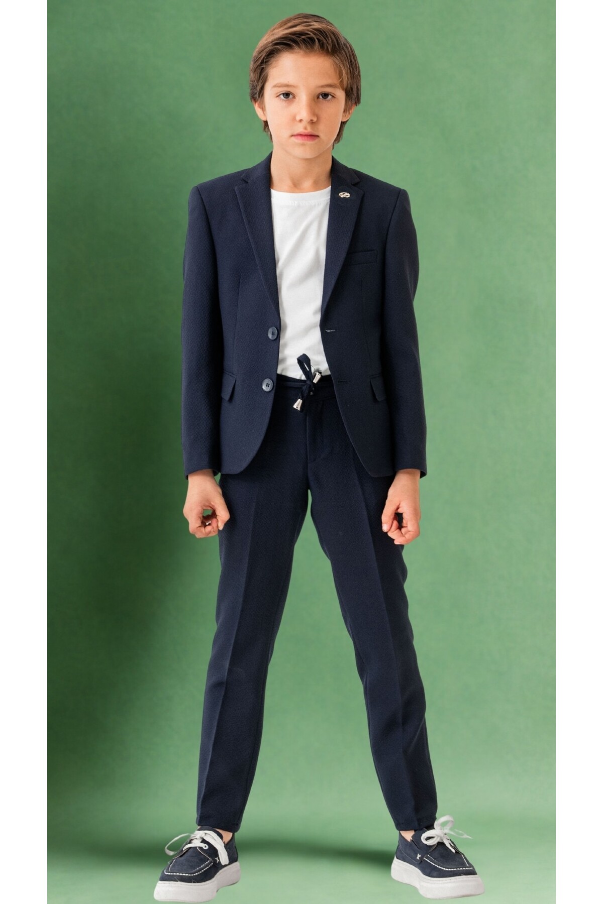 Atlas Kids Keten Jogger Erkek Çocuk Takım Elbise – Ceketli Pantolonlu Tişörtlü Yaka Broşlu 4’lü Set fotoğrafı 2 (önizleme)