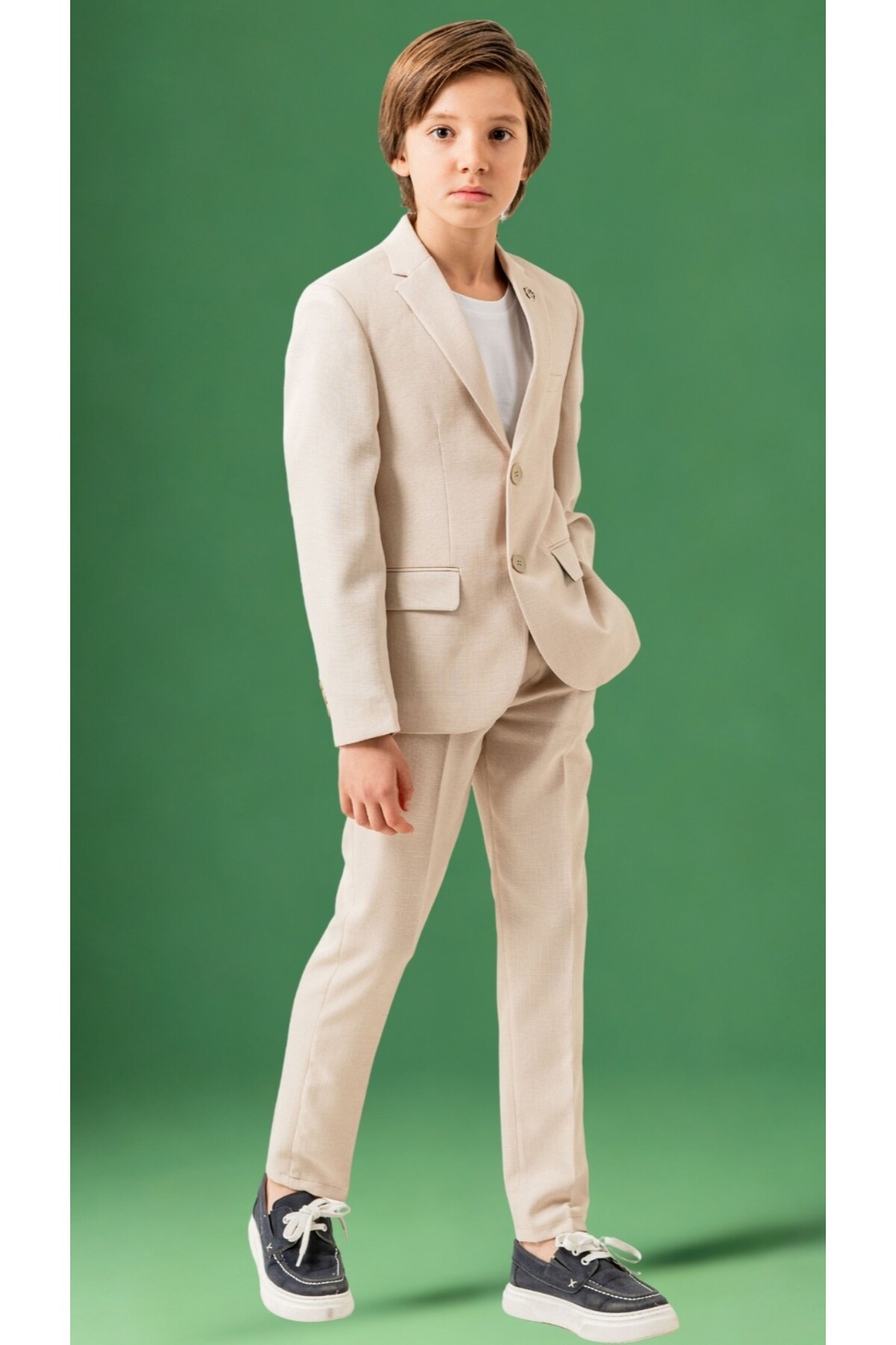 Atlas Kids Keten Jogger Erkek Çocuk Takım Elbise – Ceketli Pantolonlu Tişörtlü Yaka Broşlu 4’lü Set fotoğrafı 3 (önizleme)