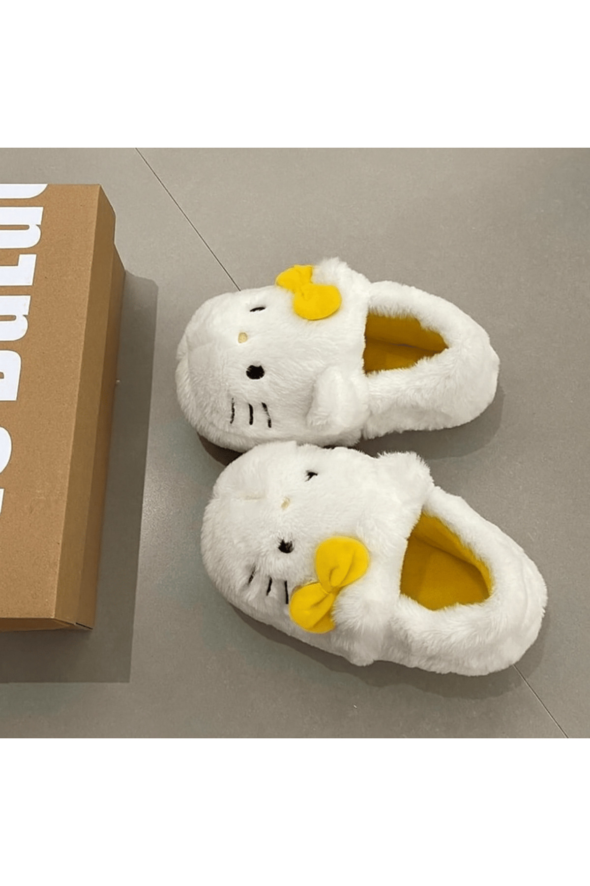 Gofeel Sarı Kitty Nasomi Tatlı Peluş Panduf Terlik görsel 2
