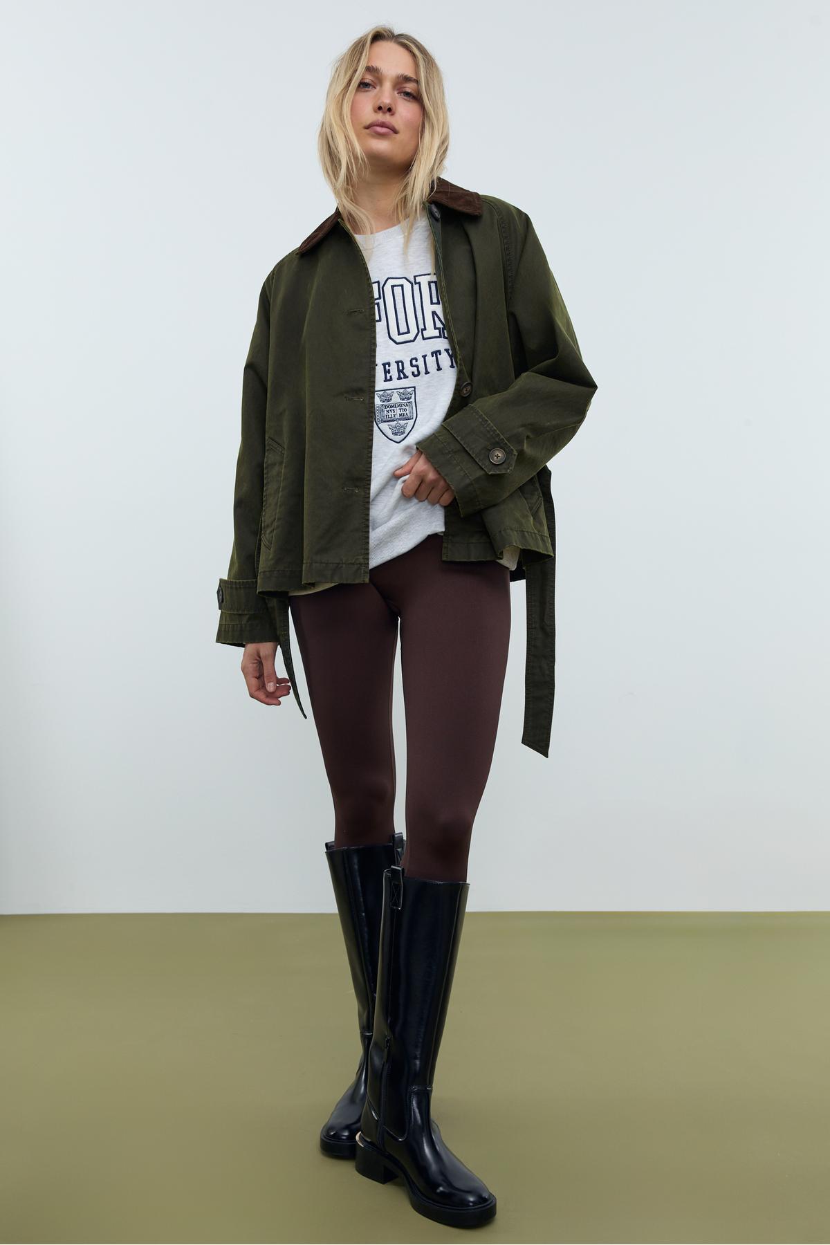 Stradivarius  Kısa Mumlu Görünümlü Kemerli Trençkot - Görsel 4