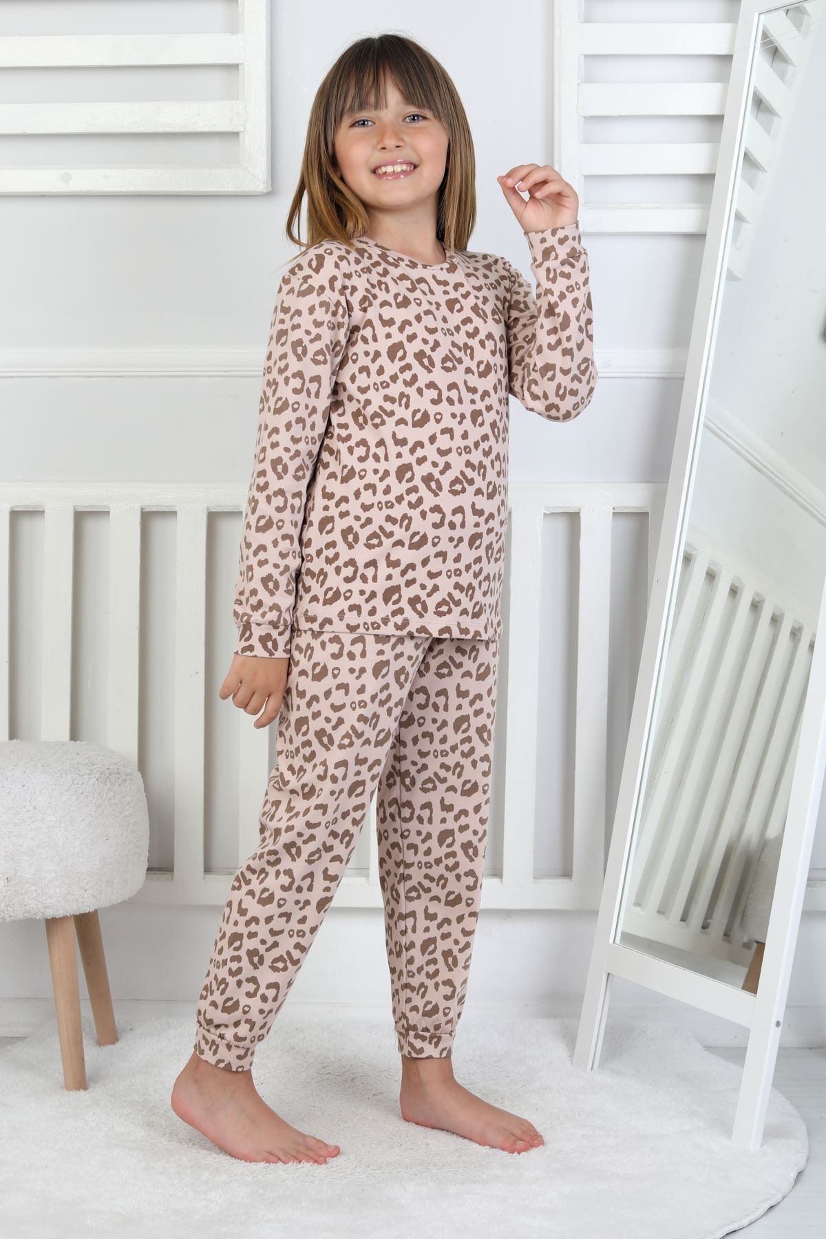 zuzunga Minik Uyku Avcısı - Vahşi Rahatlık Serisi Leopar Desenli Kız Çocuk Pijama Takımı fotoğrafı 2 (önizleme)