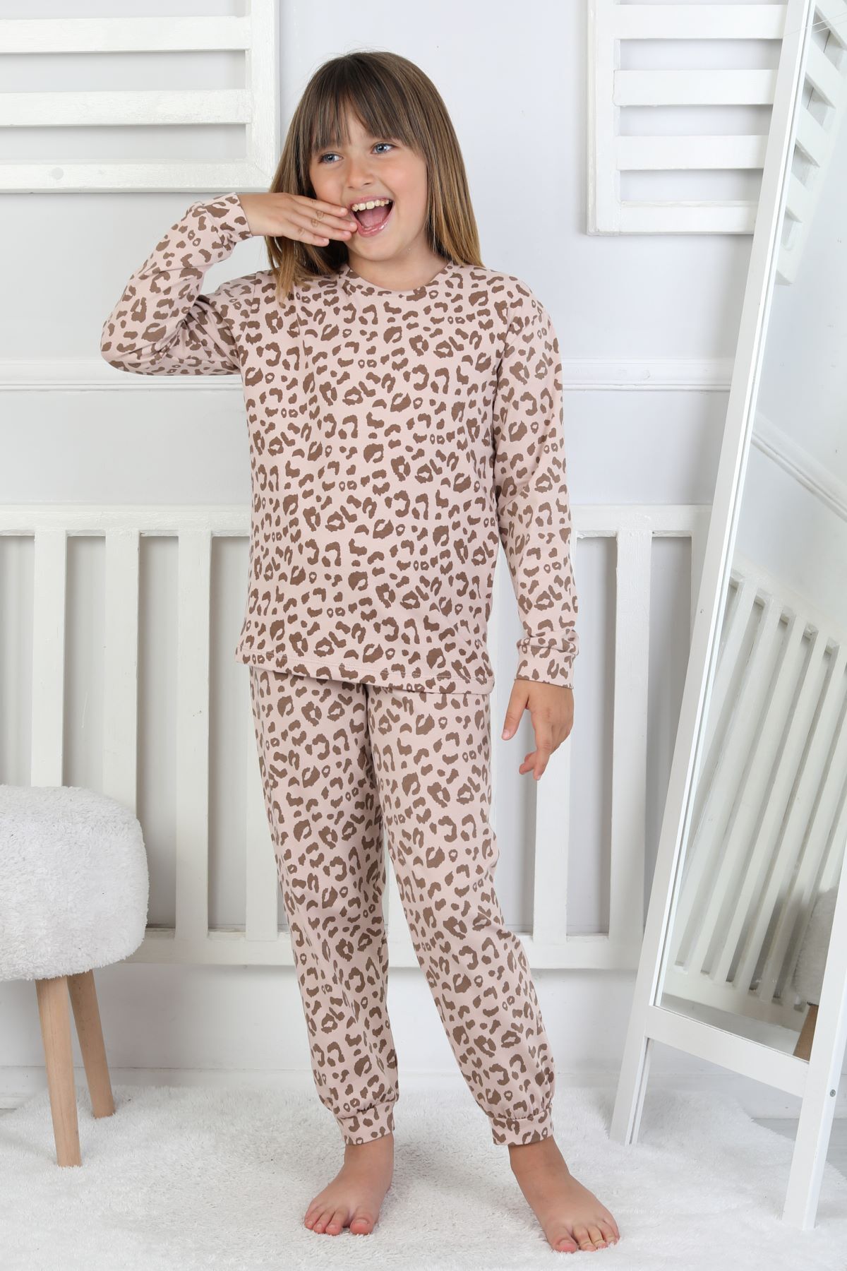 zuzunga Minik Uyku Avcısı - Vahşi Rahatlık Serisi Leopar Desenli Kız Çocuk Pijama Takımı fotoğrafı 3 (önizleme)