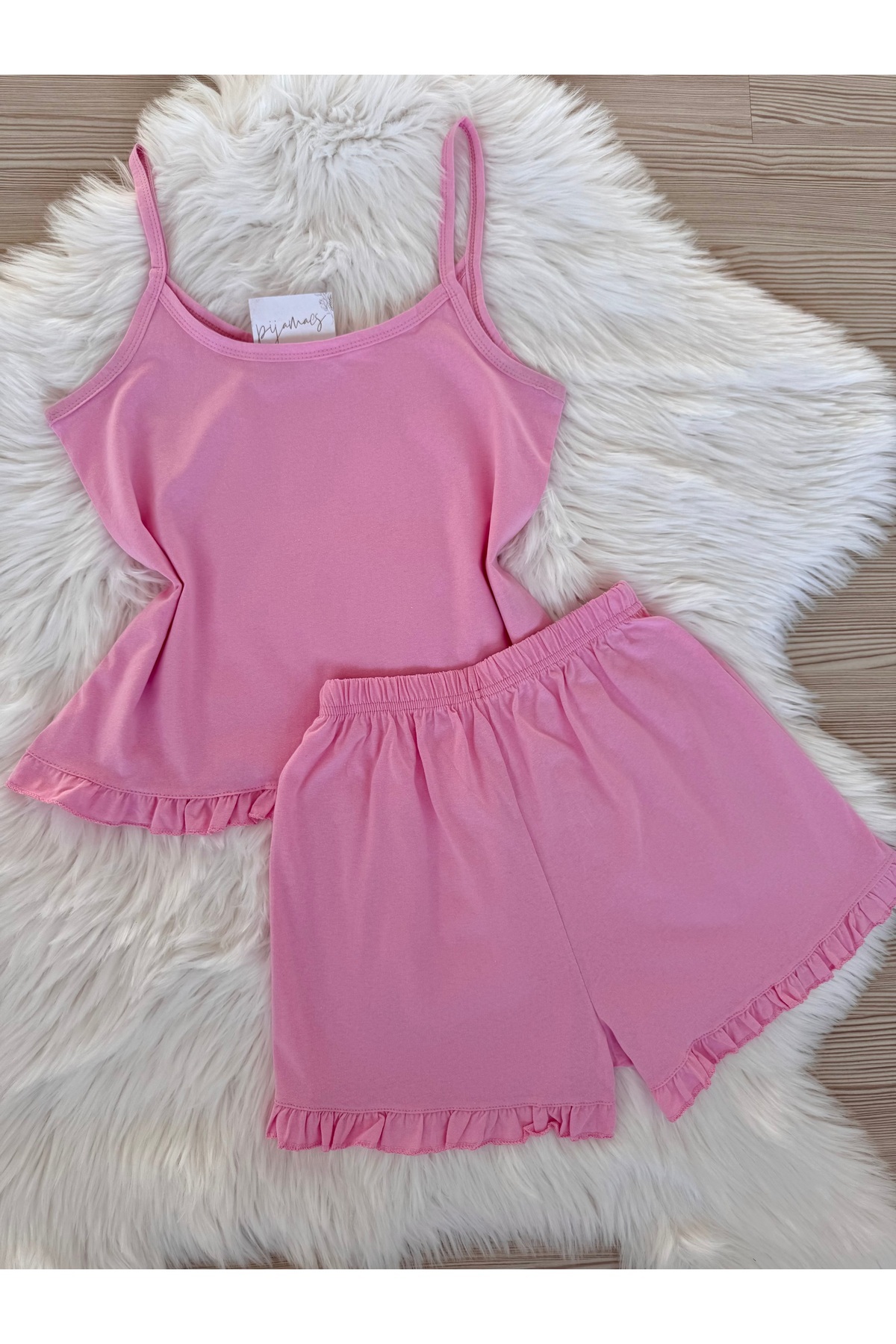 Pijamacs Set de pijamale din bumbac roz cu bretele și pantaloni scurți cu volane