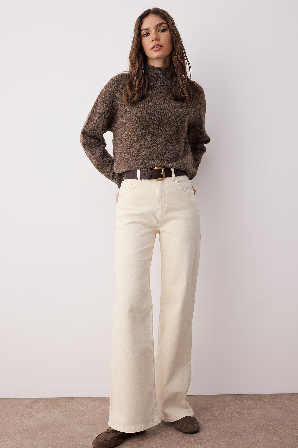 Trendyolmilla  Ekru Yüksek Bel Orta Esnek Wide Leg Jeans TWOAW25JE00309 - Görsel 2