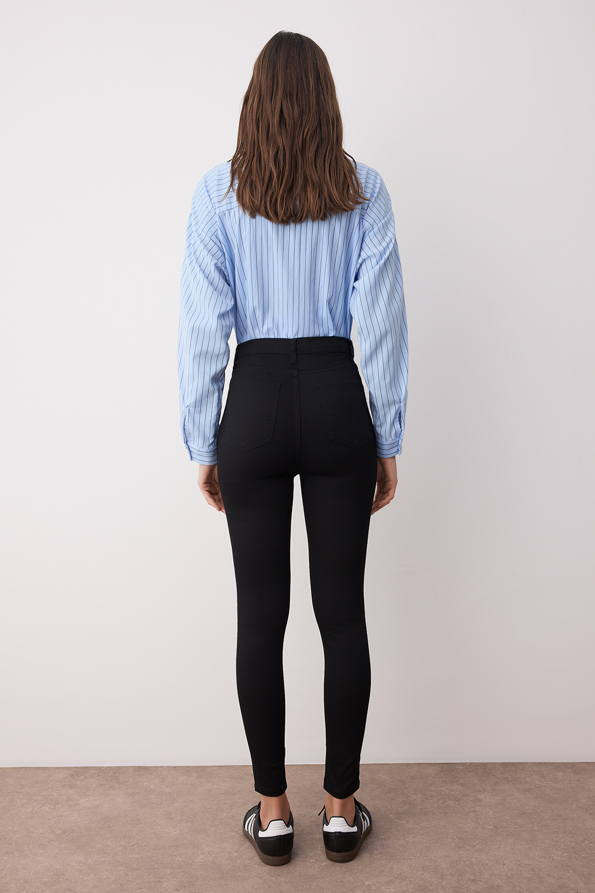 Trendyol Collection Чорні джинси джеггінси з високою талією TWOAW24JE00264