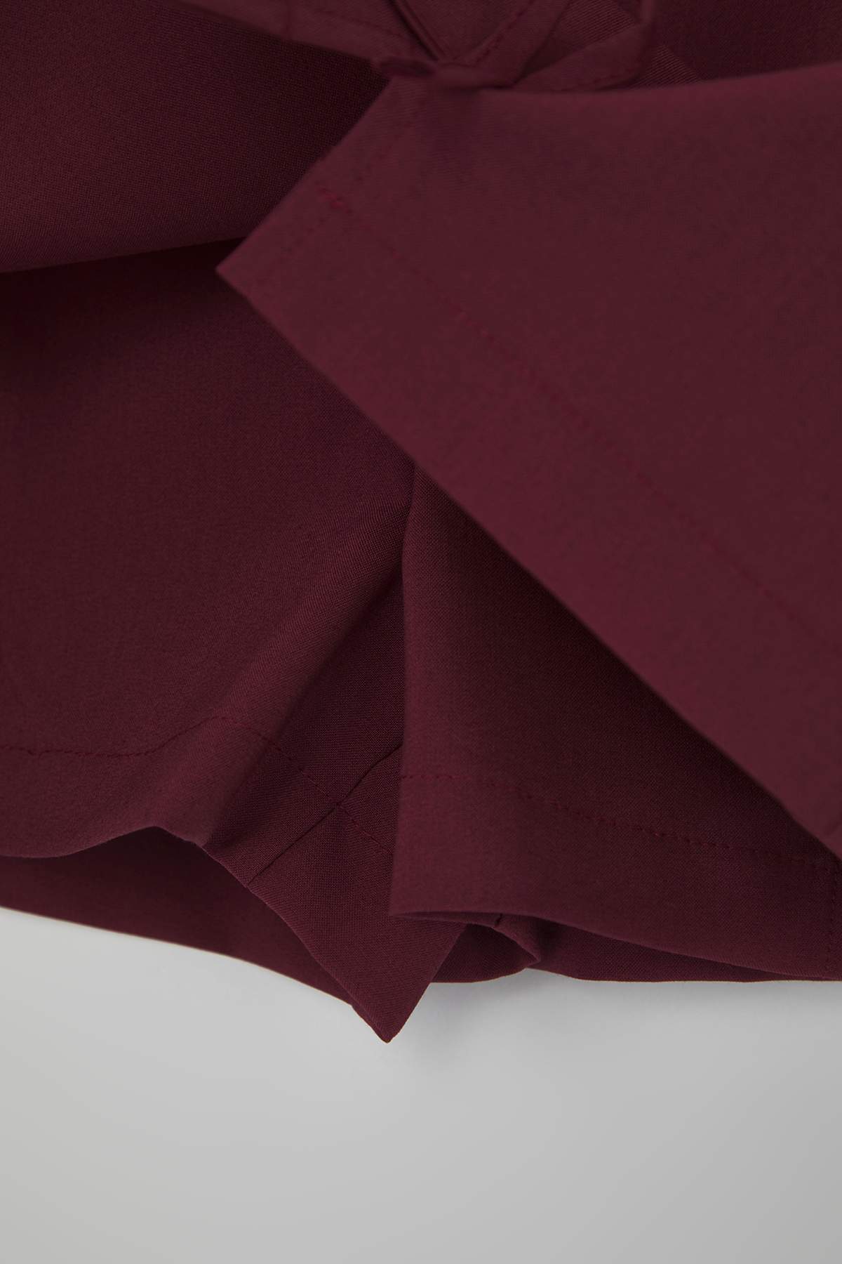 Trendyolmilla  Teen Bordo Fiyonk Detaylı Yırtmaçlı Mini Dokuma Şort Etek TWOAW25SR00021 - Görsel 7