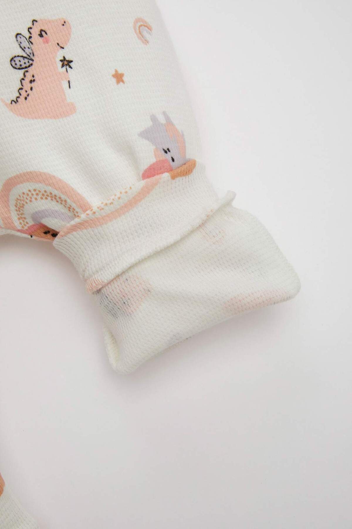 Defacto Kız Bebek Yenidoğan 2'li Takım Dinazor Baskılı Kısa Kollu Waffle Tulum Bandana C9484A524SM fotoğrafı 3 (önizleme)