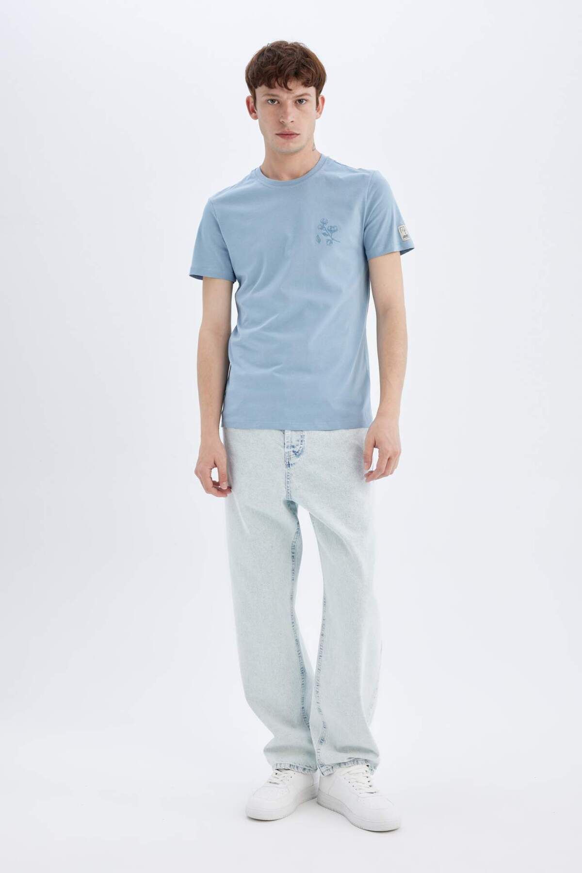 DeFacto-T-shirt με στάμπα με λαιμόκοψη - C3946AX24SM 2