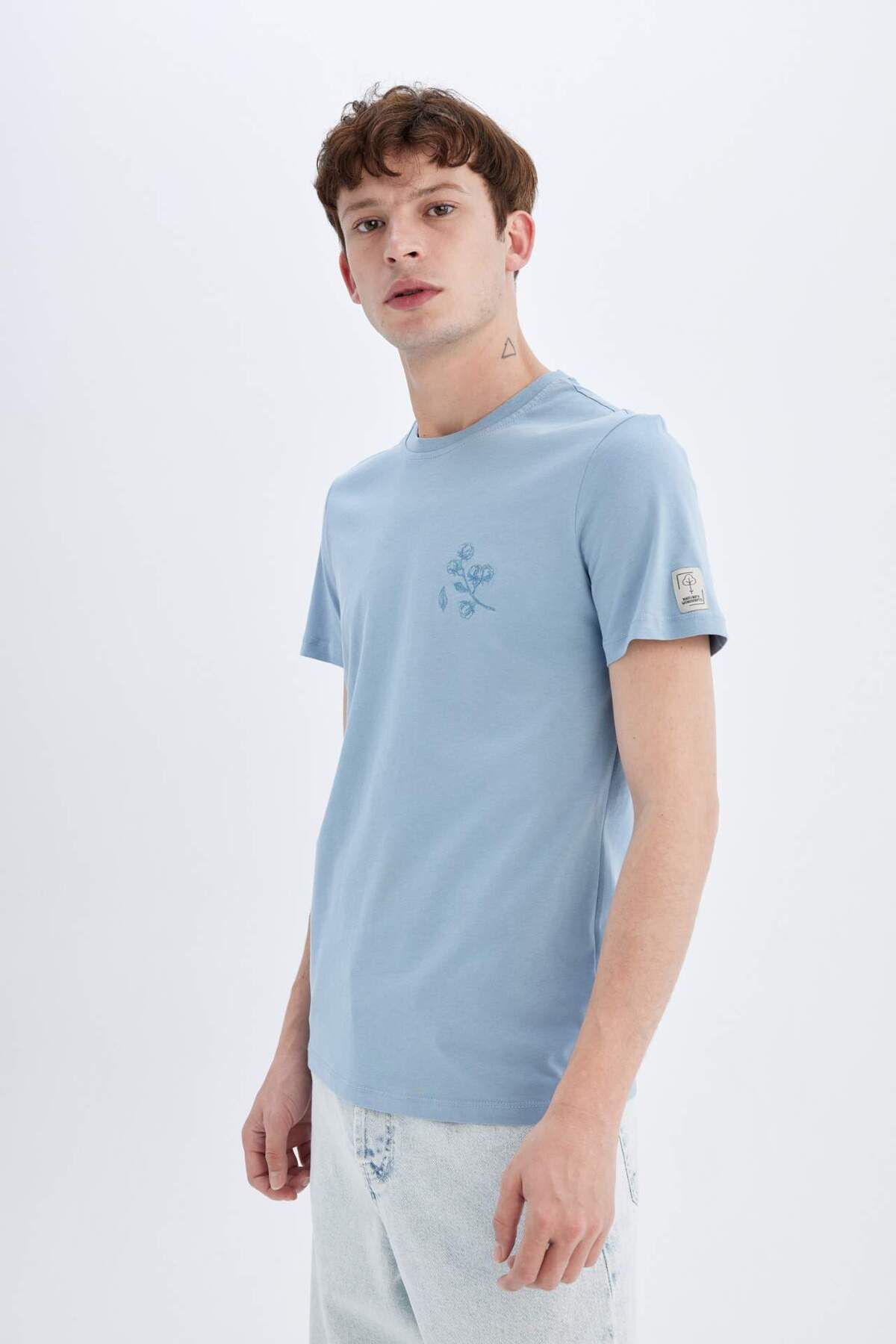 DeFacto-T-shirt με στάμπα με λαιμόκοψη - C3946AX24SM 1