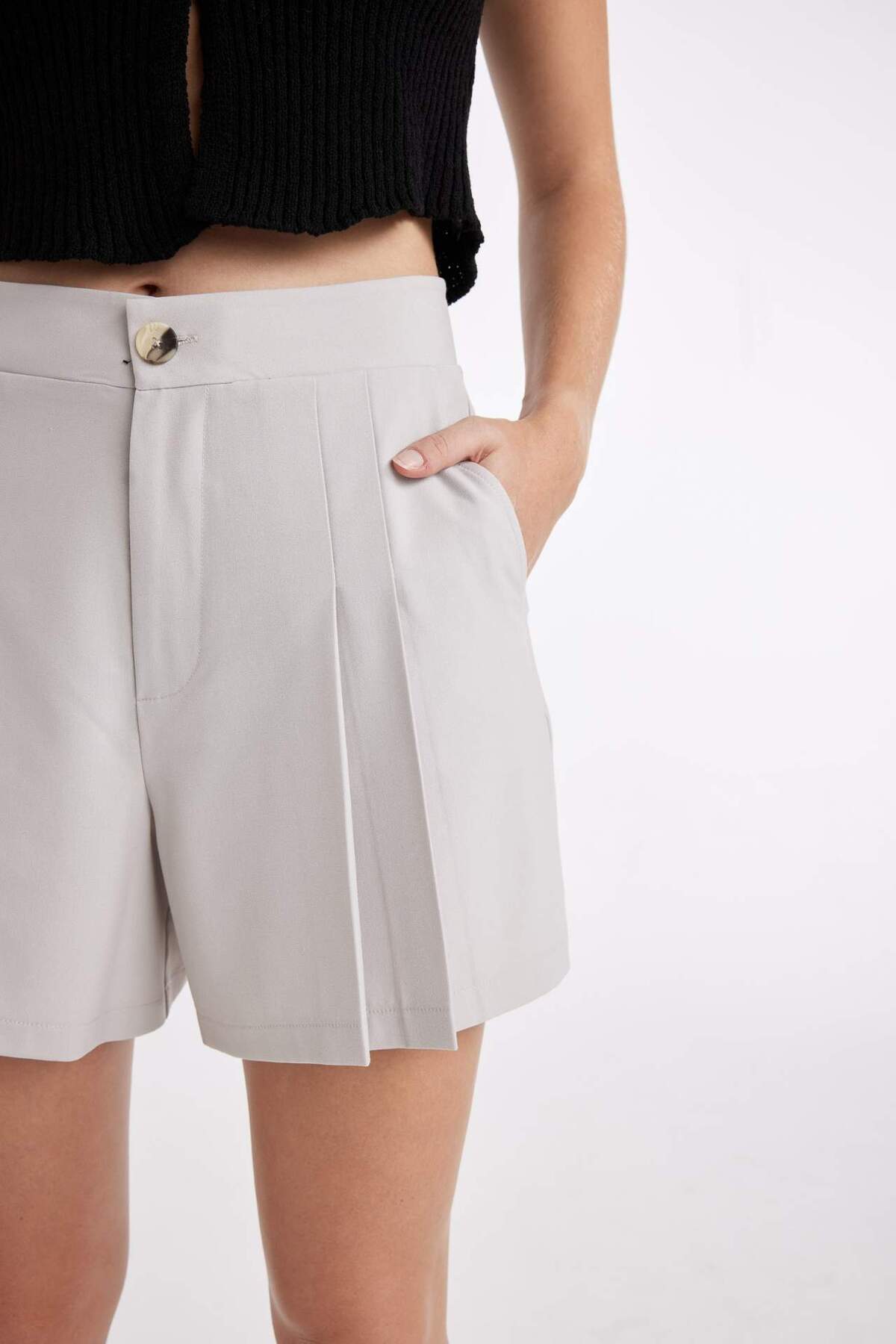 DeFacto-Regular Fit High Waist Pleated Shorts D0963Ax24Sm 5