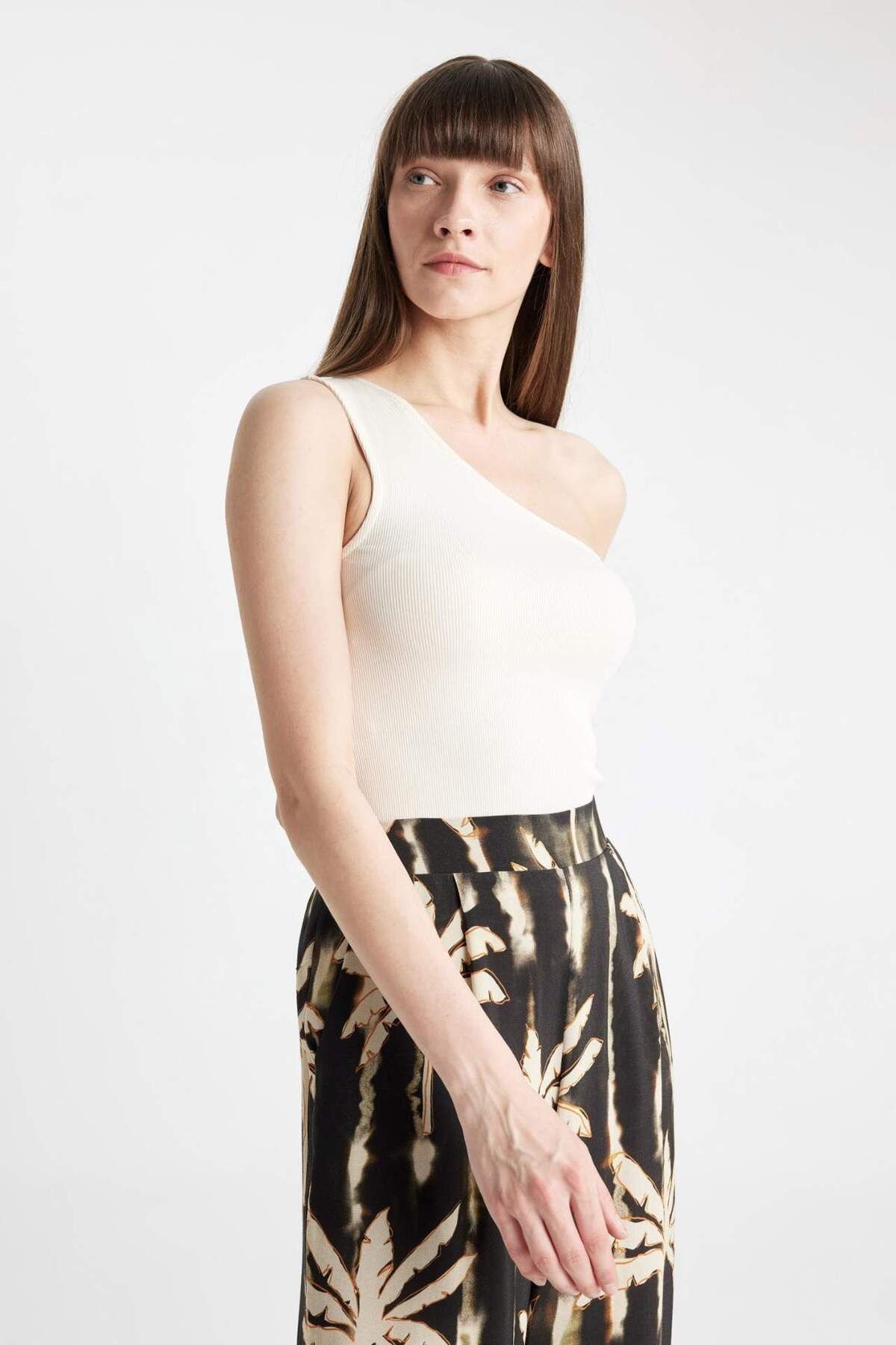 DeFacto-Slim Fit Slim Fit One Shoulder Basic Plain Ribbed Camisole Casual Undershirt A7453Ax24Sm 3