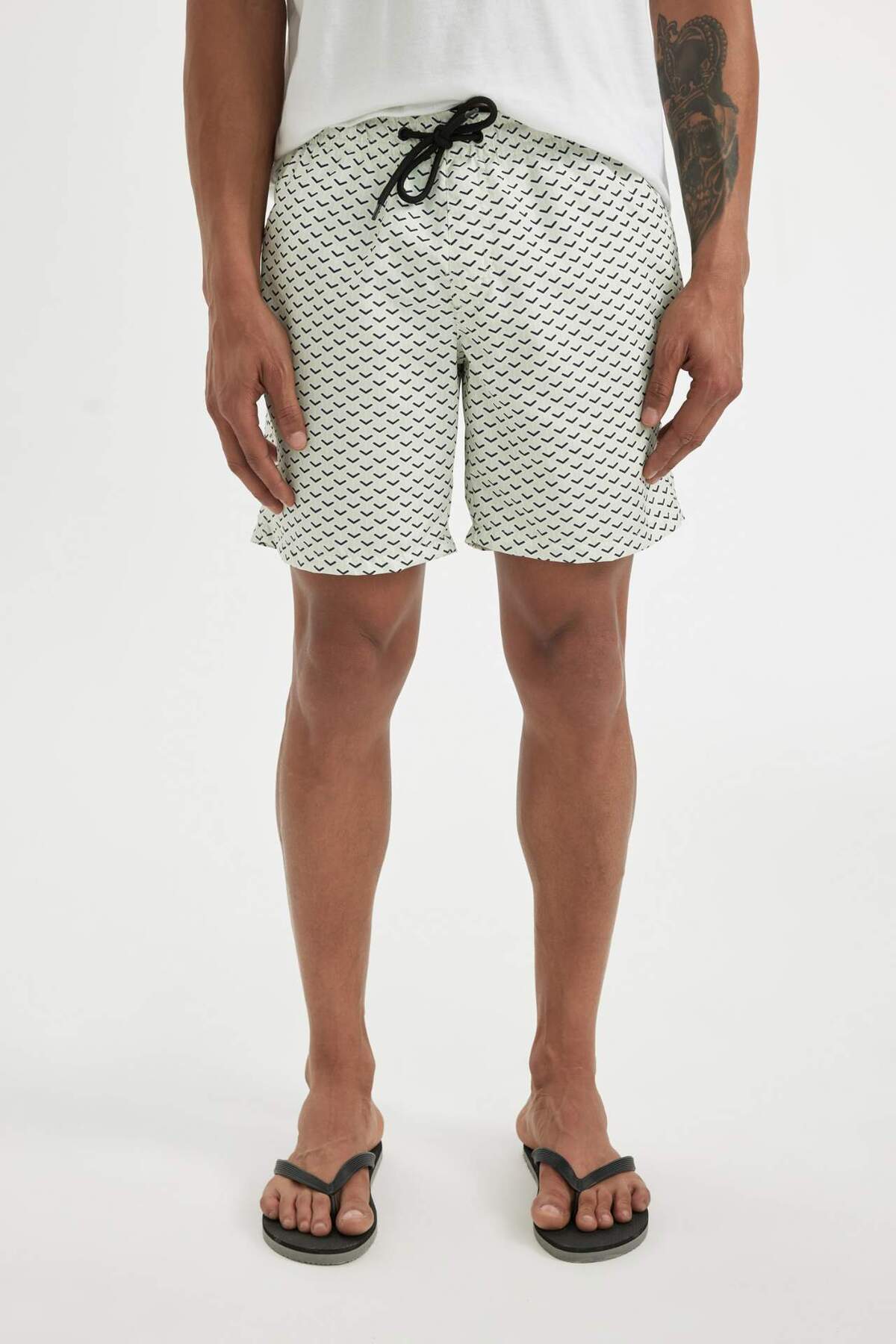 DeFacto-Regular Fit Mesh Lined Short Length Patterned Sea Shorts B7546Ax24Hs 4