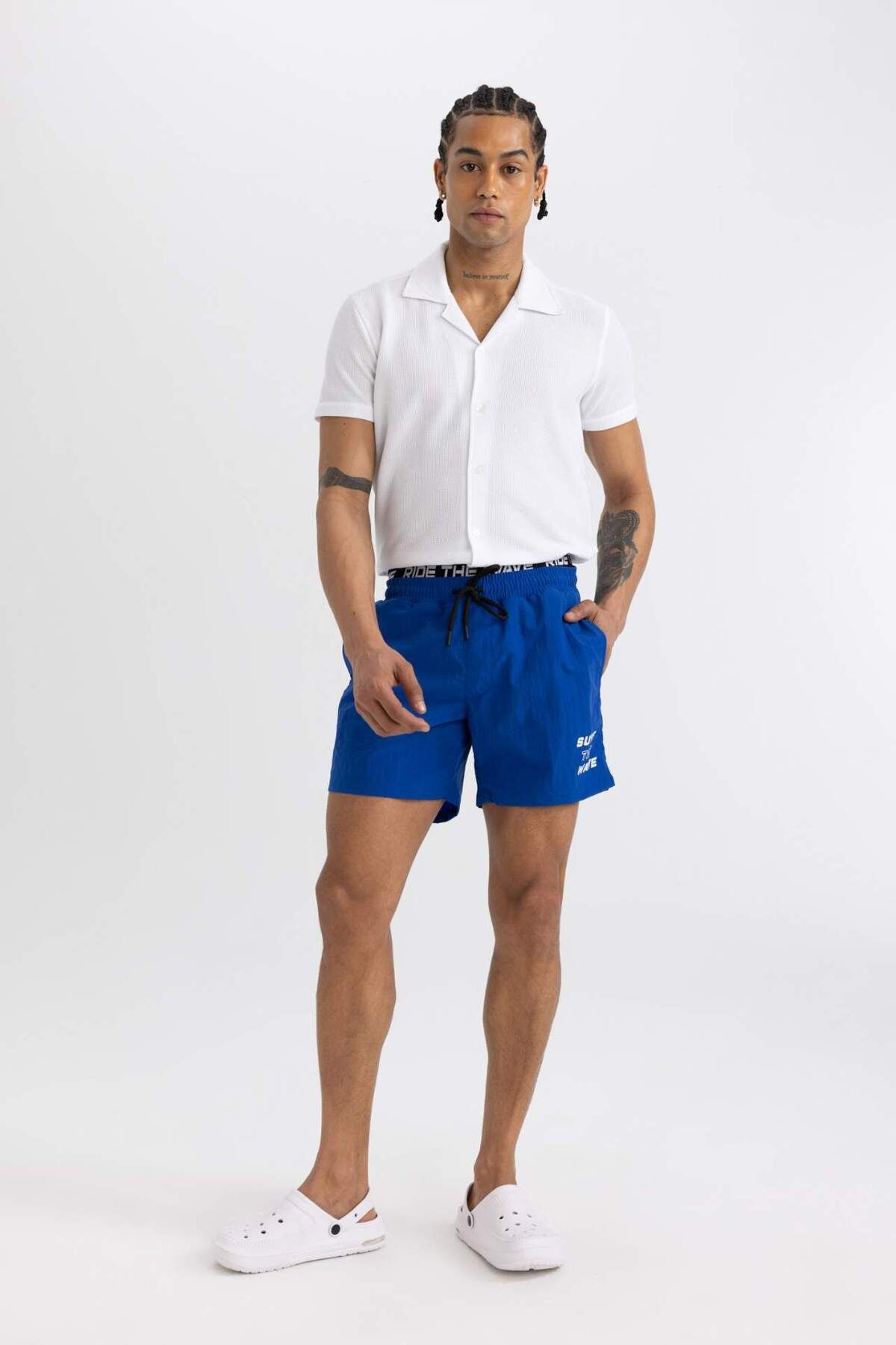 DeFacto-Pantaloni scurți de baie sport de lungime scurtă imprimați B5995ax24hs 2