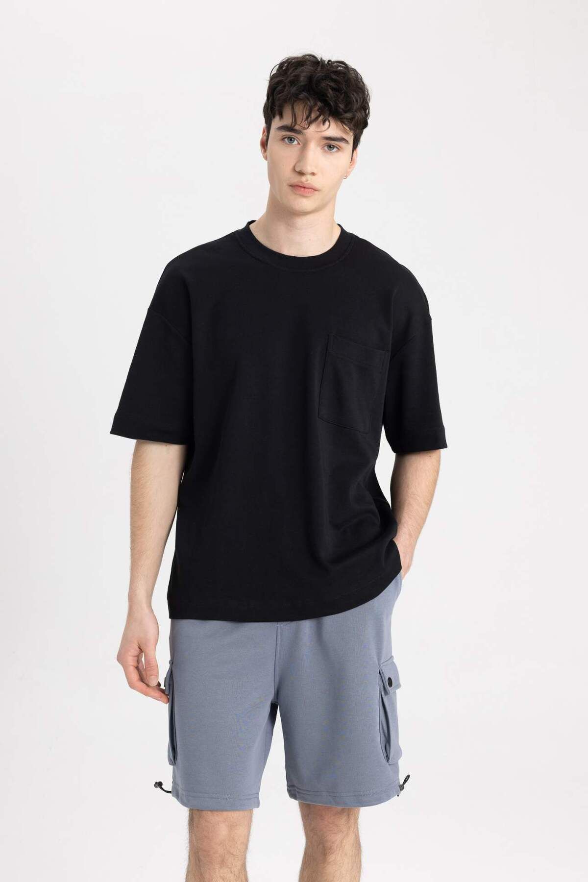 DeFacto-Oversize Fit Straight Leg Shorts B8793AX24SM 4