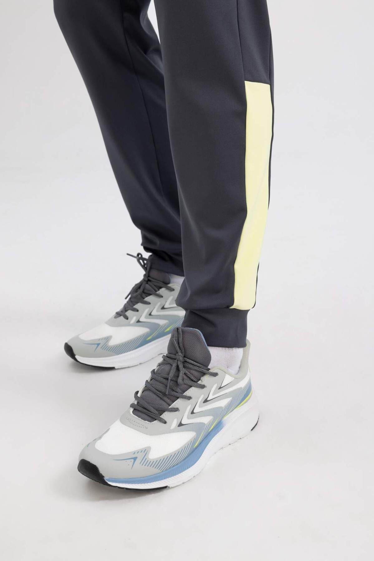 DeFacto-Tepláky DeFactoFit Jogger Standard Fit se dvěma kapsami Standardní nohavice Skuba Diver Fabric B5146AX24SP 6