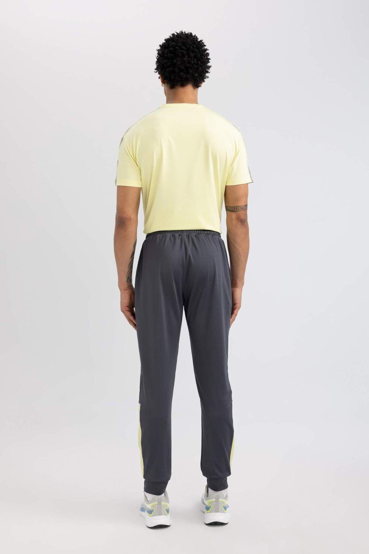 DeFacto-Tepláky DeFactoFit Jogger Standard Fit se dvěma kapsami Standardní nohavice Skuba Diver Fabric B5146AX24SP 7