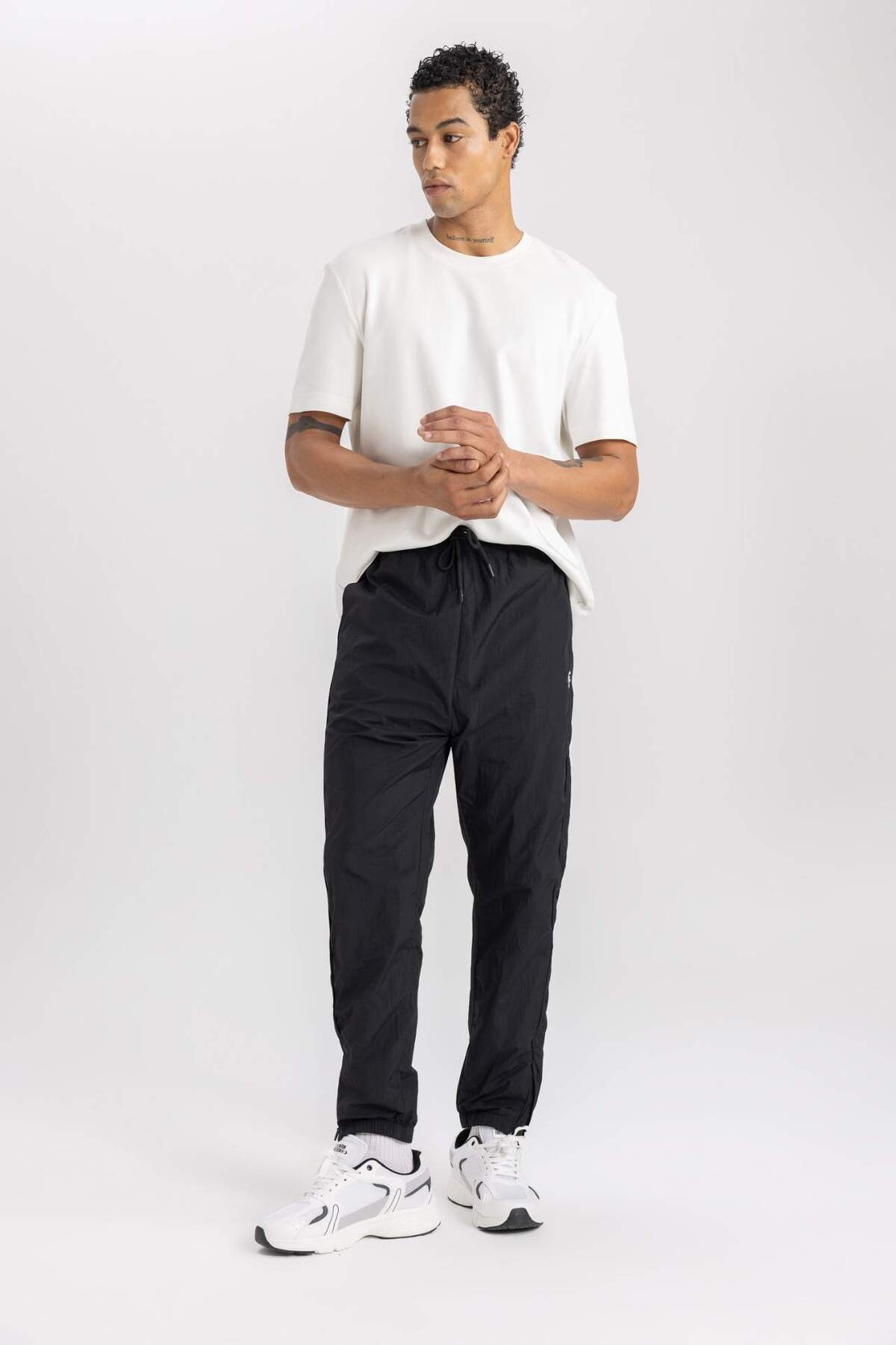 DeFacto-Tepláky DeFactoFit Jogger Standard Fit Tkané s dvojitou kapsou B4777AX24SP 2