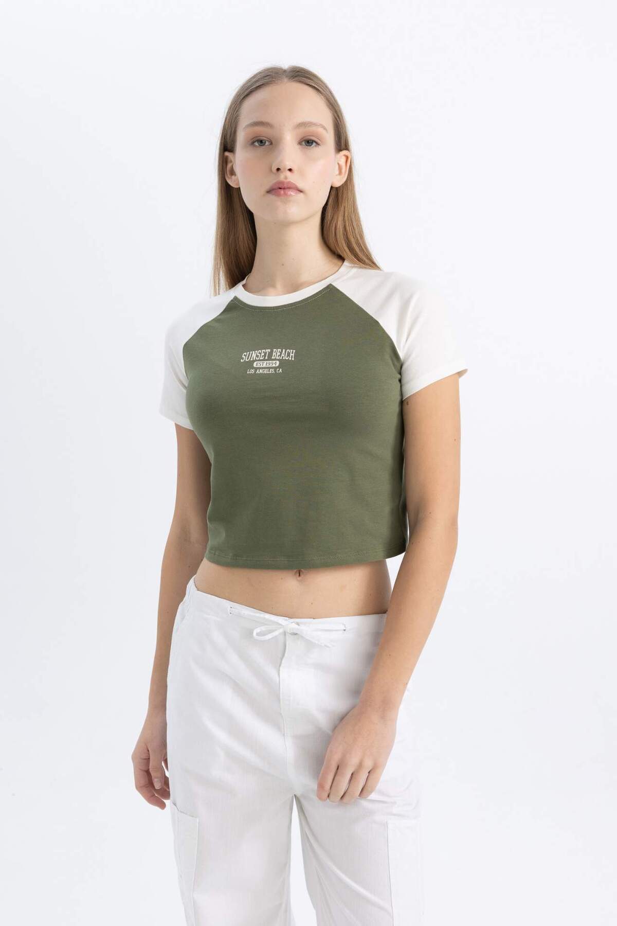 DeFacto-Coool Tailliertes bedrucktes Kurzarm-T-Shirt C3115AX24SM 3