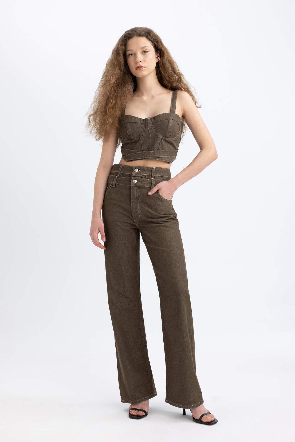 DeFacto-90er-Jahre-Jeans mit weitem Bein, hoher Taille, weitem, weitem Bein und langem Bein C4771ax24sp 1