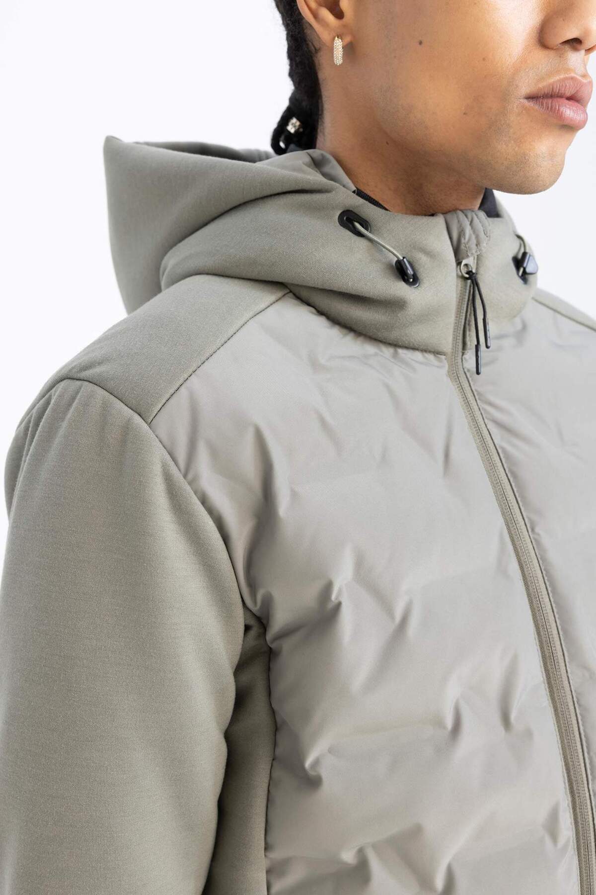 DeFacto-Kurtka wiatroszczelna DeFactoFit Slim Fit Slim Cut z kapturem i kieszenią na zamek B2301AX24SP 8