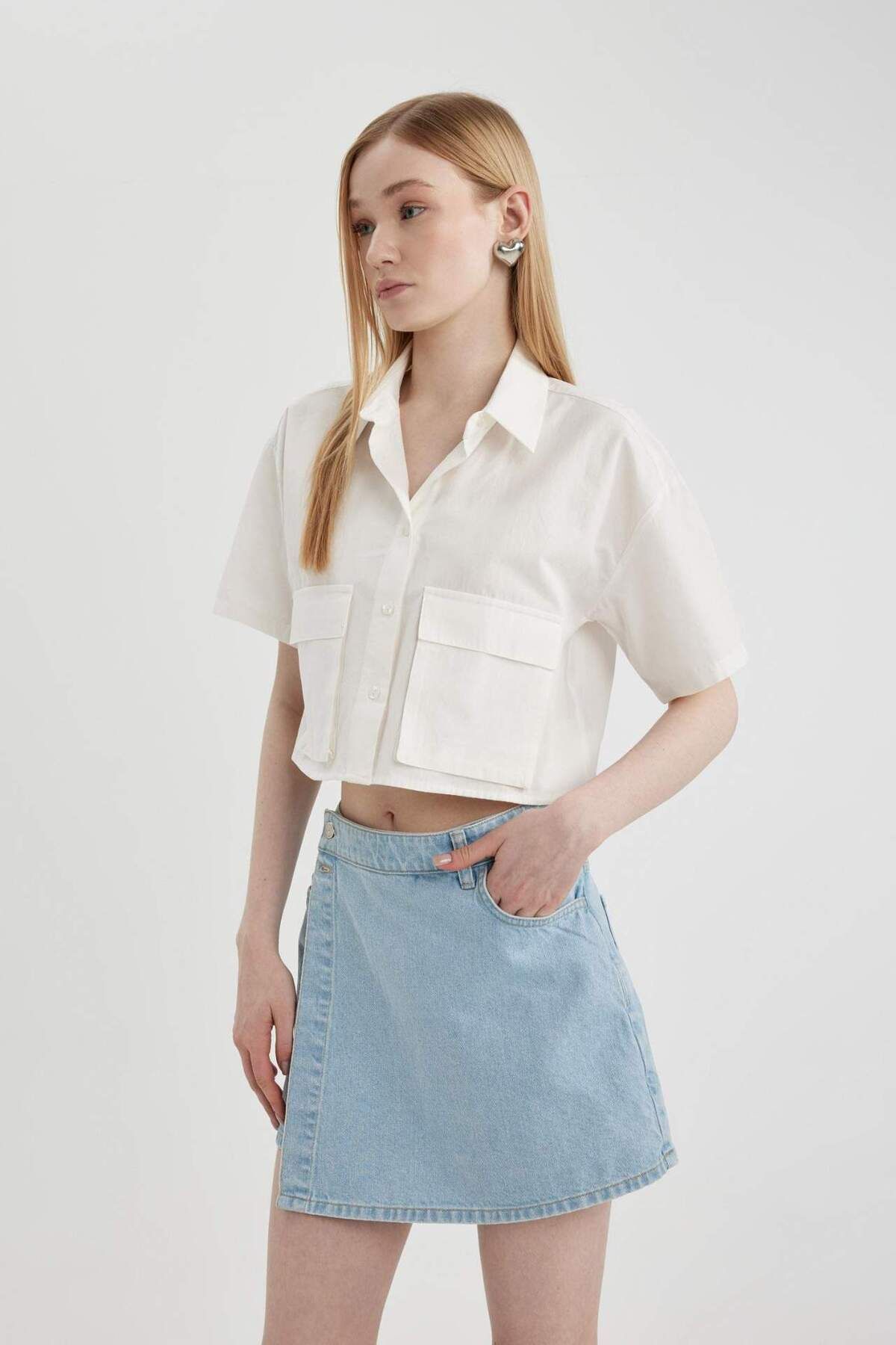 DeFacto-Coool Oversize Wide Fit Poplin Short Sleeve Shirt C0739Ax24Sp 6