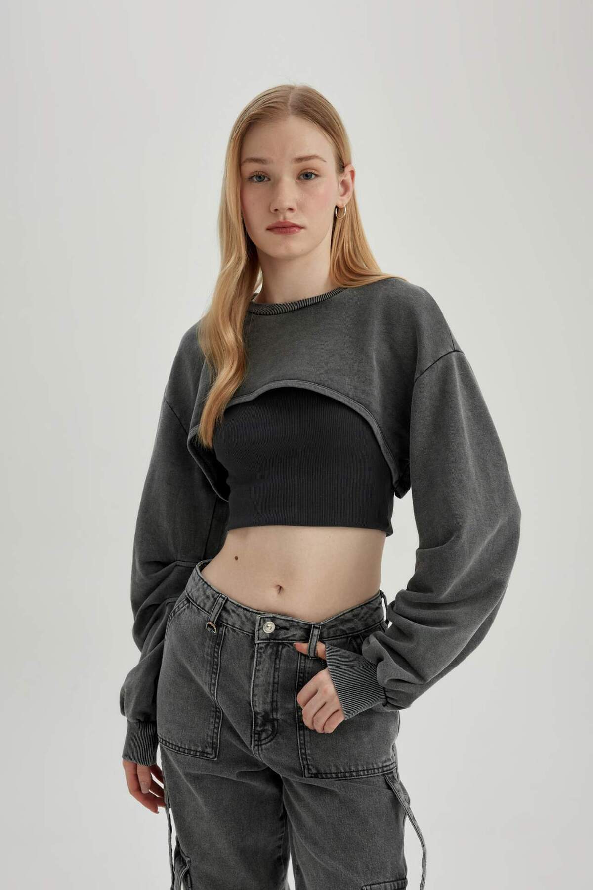 DeFacto-Coole Crop-Waschung Sweatshirt mit verblasstem Effekt C2092AX24SP 5