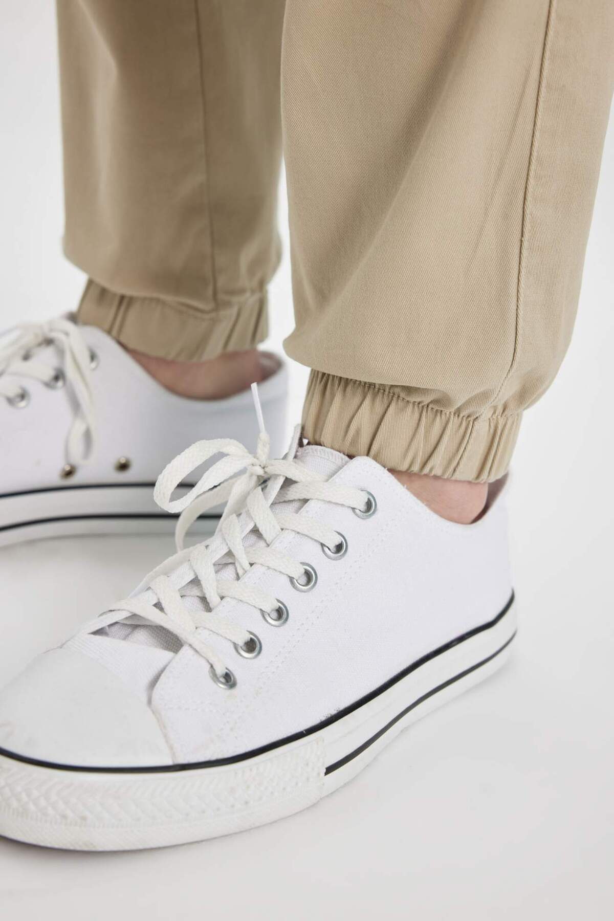 DeFacto-Regular Fit Jogger Gabardine Pants Waist Lace-Up Straight Leg with Pockets B6148Ax24Sp 8