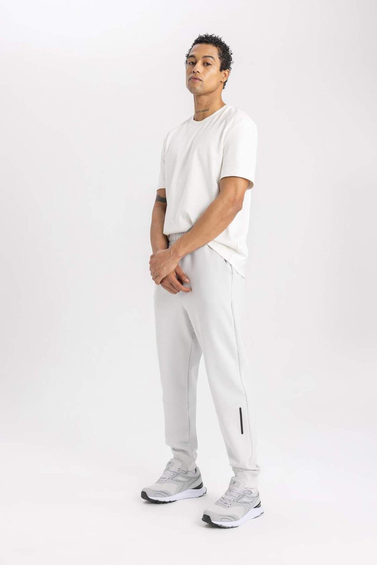 DeFacto-DeFactoFit Jogger Sweatpants Standard Fit Basic Απλό με τσέπες Ελαστική μέση C2312AX23WN 2