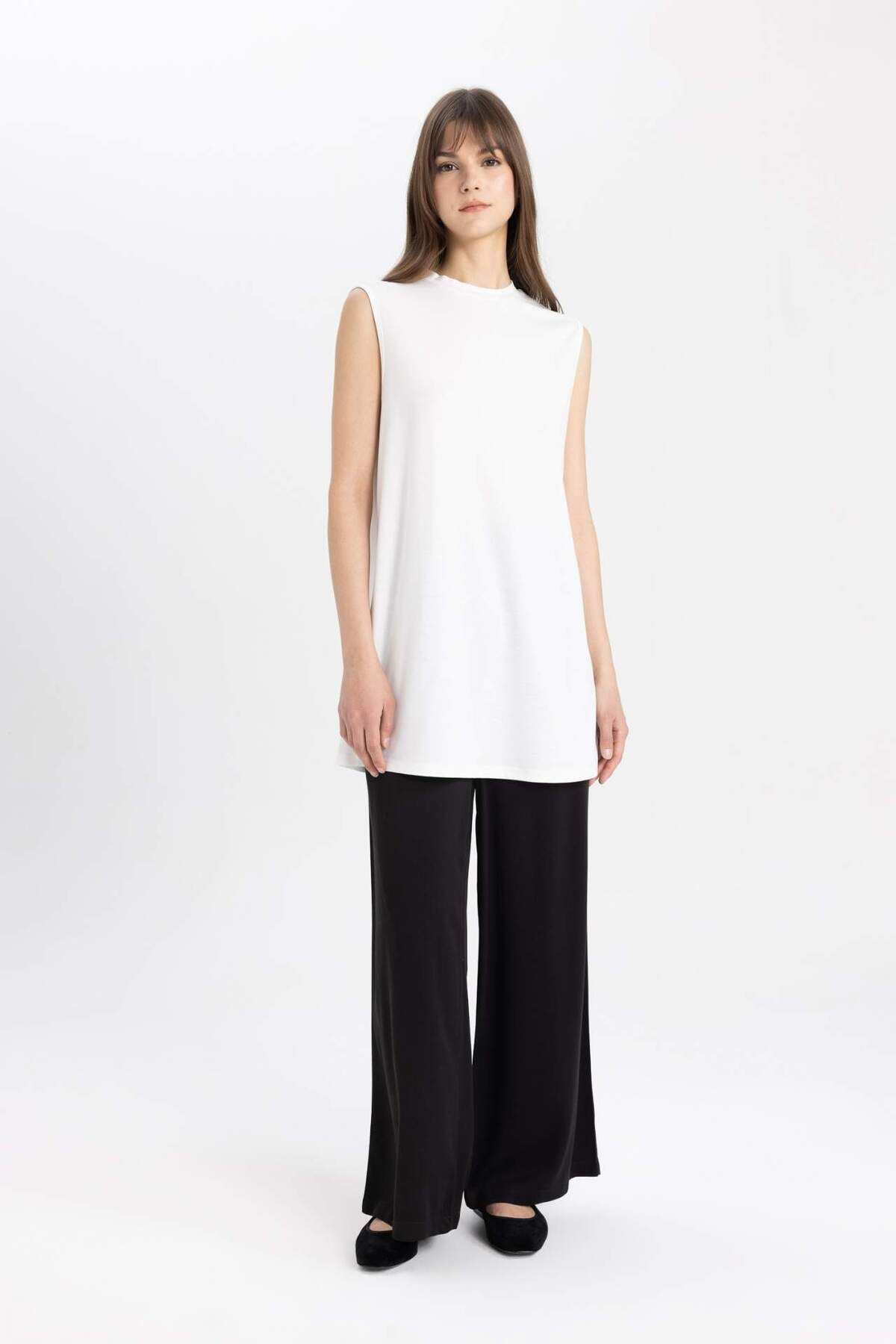 DeFacto-Regular Fit Crew Neck Sleeveless Basic Plain Black Hijab Tunic A8352Ax24Sp 2