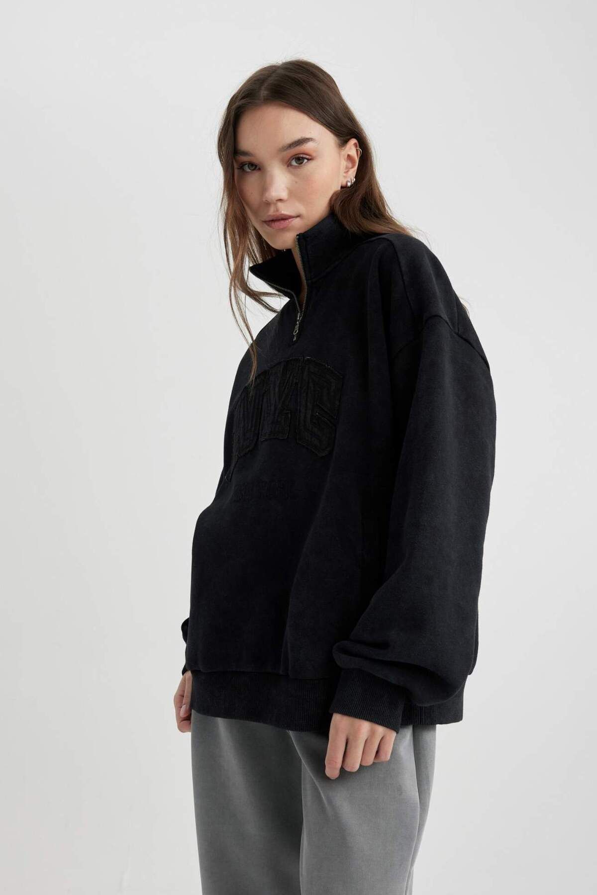 DeFacto-Übergroßes, bedrucktes, dickes Sweatshirt mit halbem Reißverschluss und verblasstem Wascheffekt C2014AX24SP 7