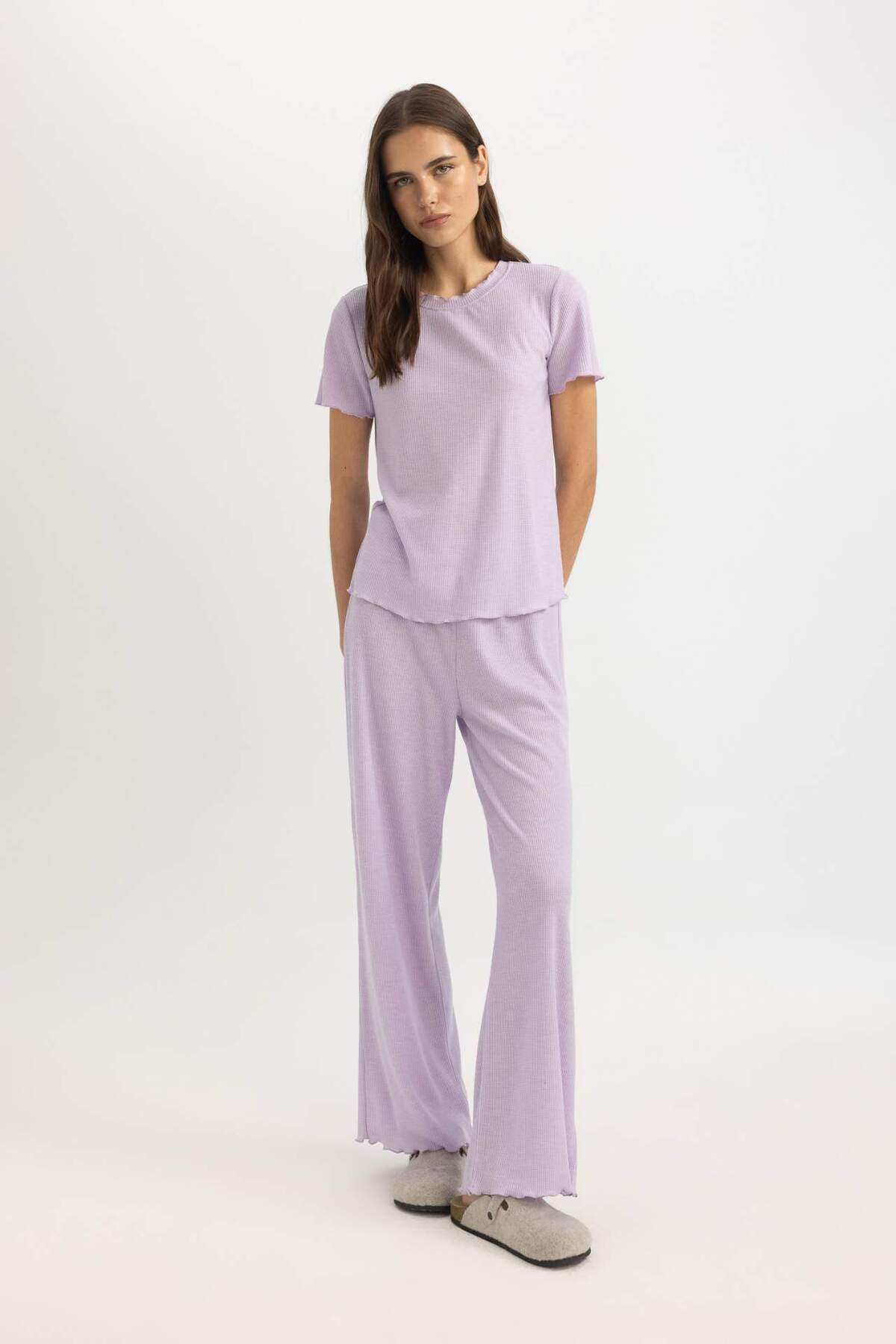 DeFacto-Regular Fit Crew nyakú, rövid ujjú pizsama felső – Fall in Love B6701AX24SP 2