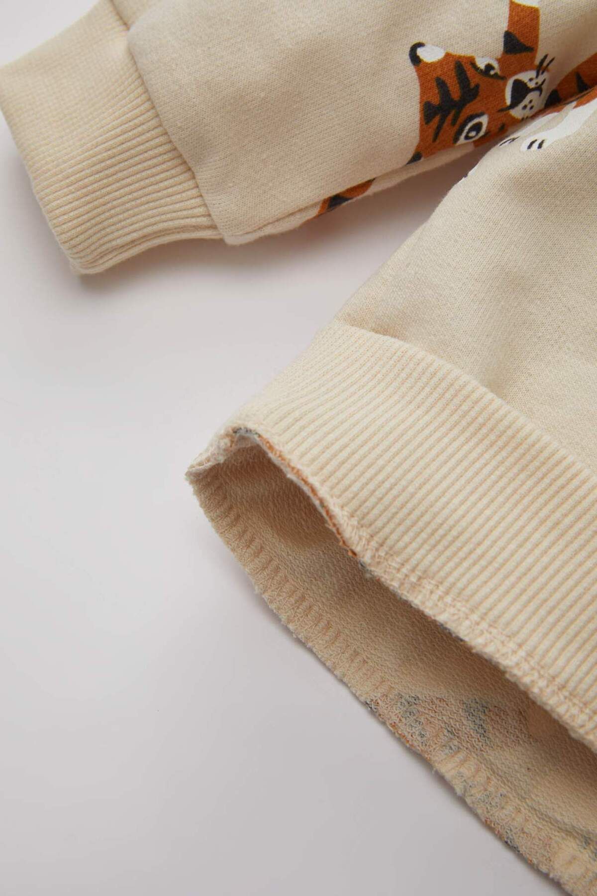 DeFacto-Baby Boy 2 Piece Set Crew Neck Tiger Pattern Sweatshirt Elastic Waist Sweatpants C0643A524Sp 5